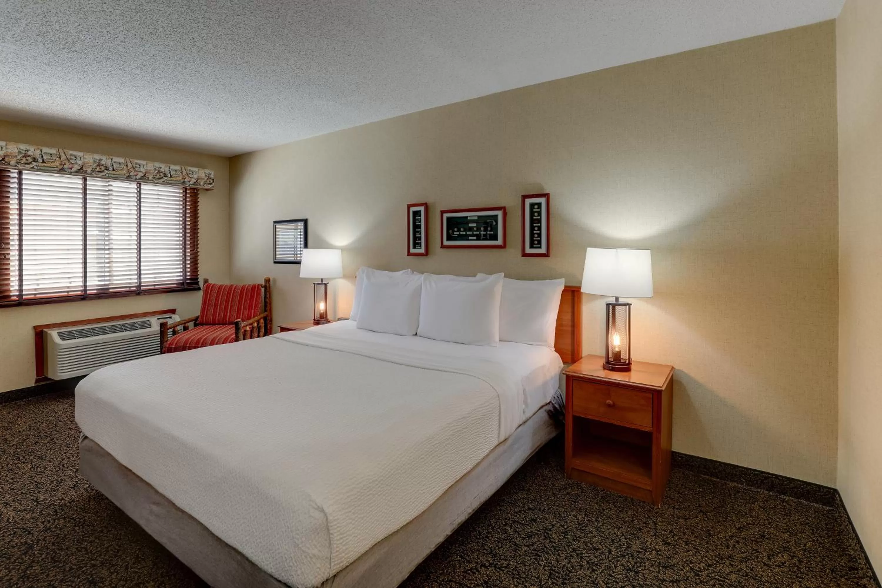 Bed in Stoney Creek lnn Galena