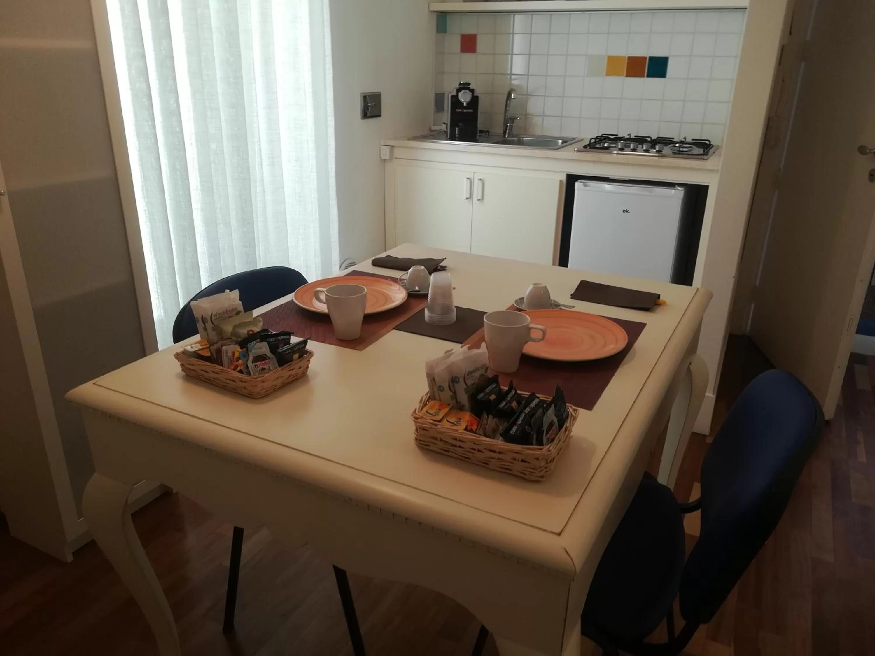 Restaurant/places to eat in DIMORA DELL'ARTISTA 2