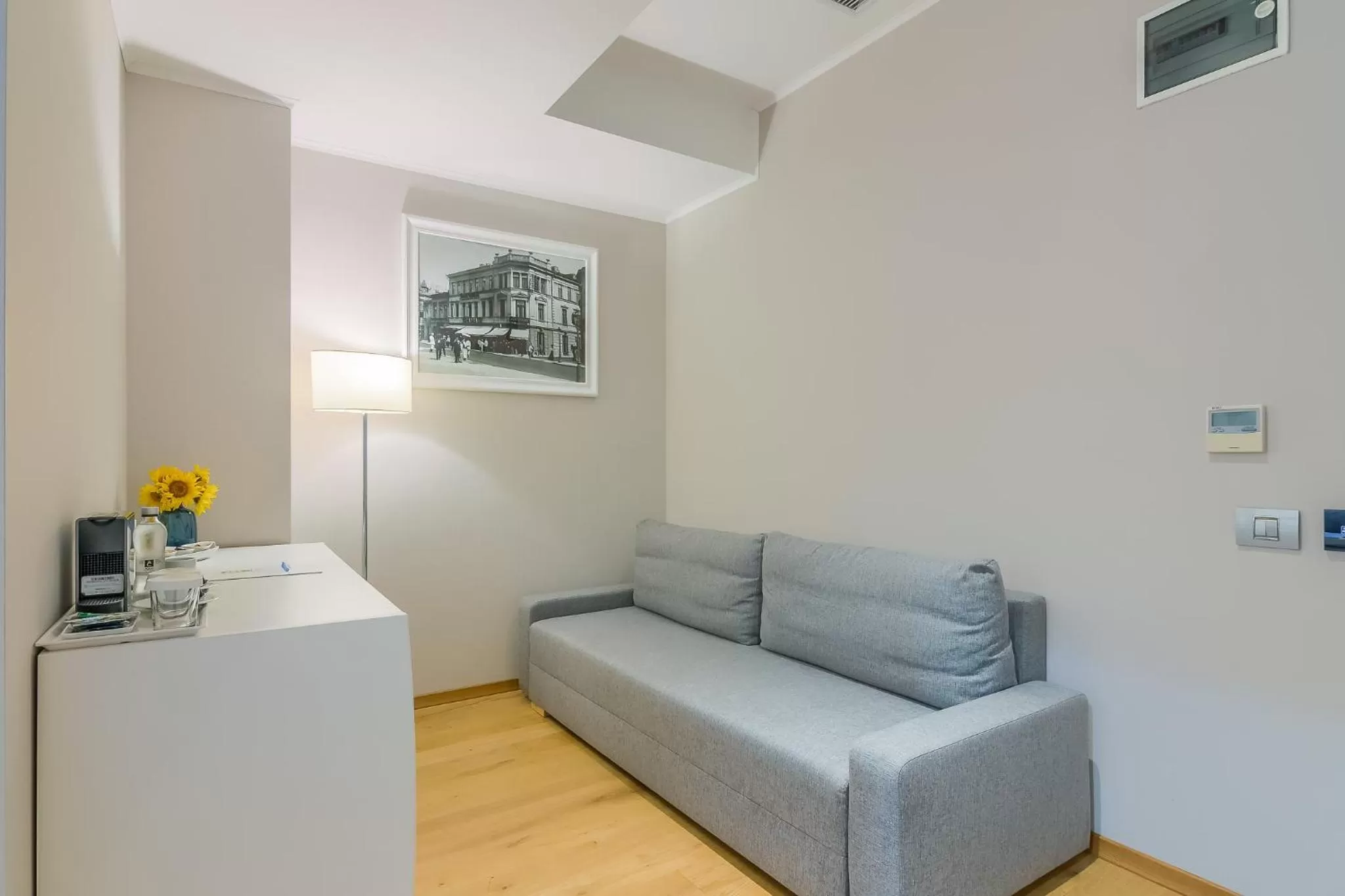 Living room in New Era Hotel Old Town Party Zone Bucharest- parking with fee nearby - NOT at the hotel !