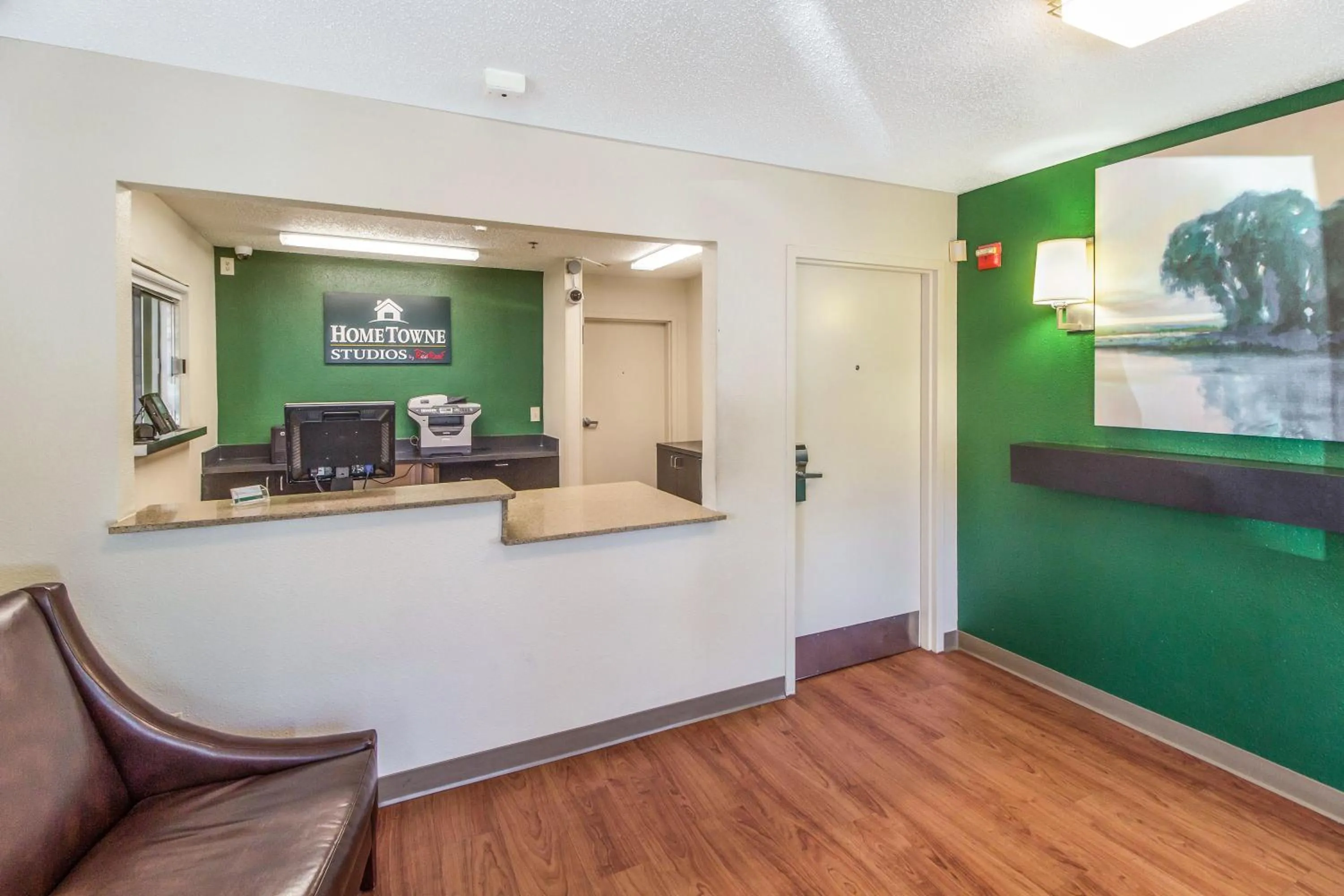 Lobby or reception in HomeTowne Studios by Red Roof Houston - Northwest
