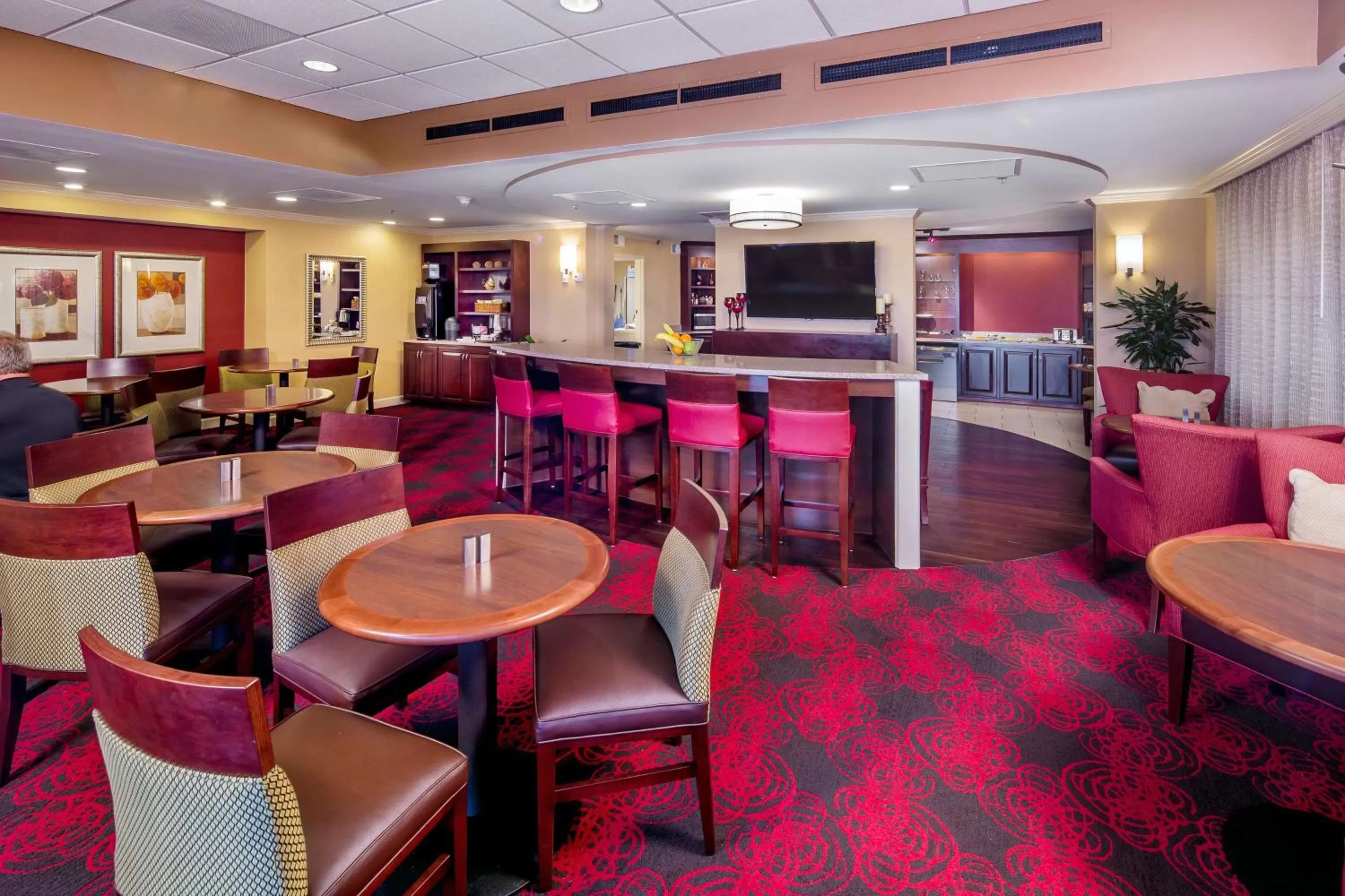 Lounge or bar in DoubleTree by Hilton Hotel Columbia