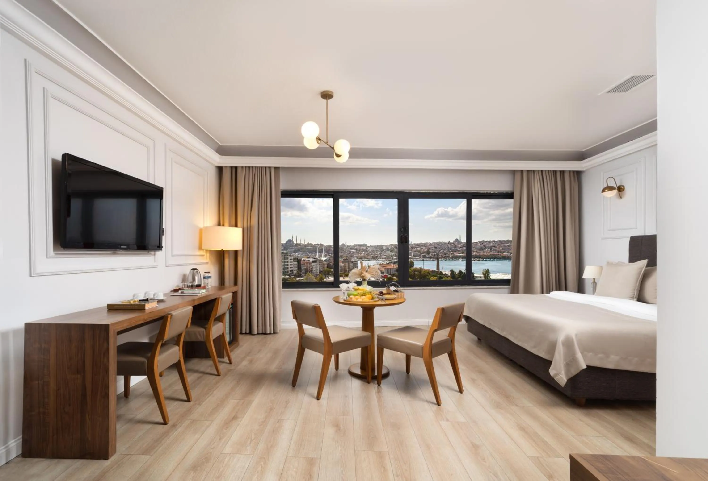 Bed in Elan Hotel Istanbul Pera