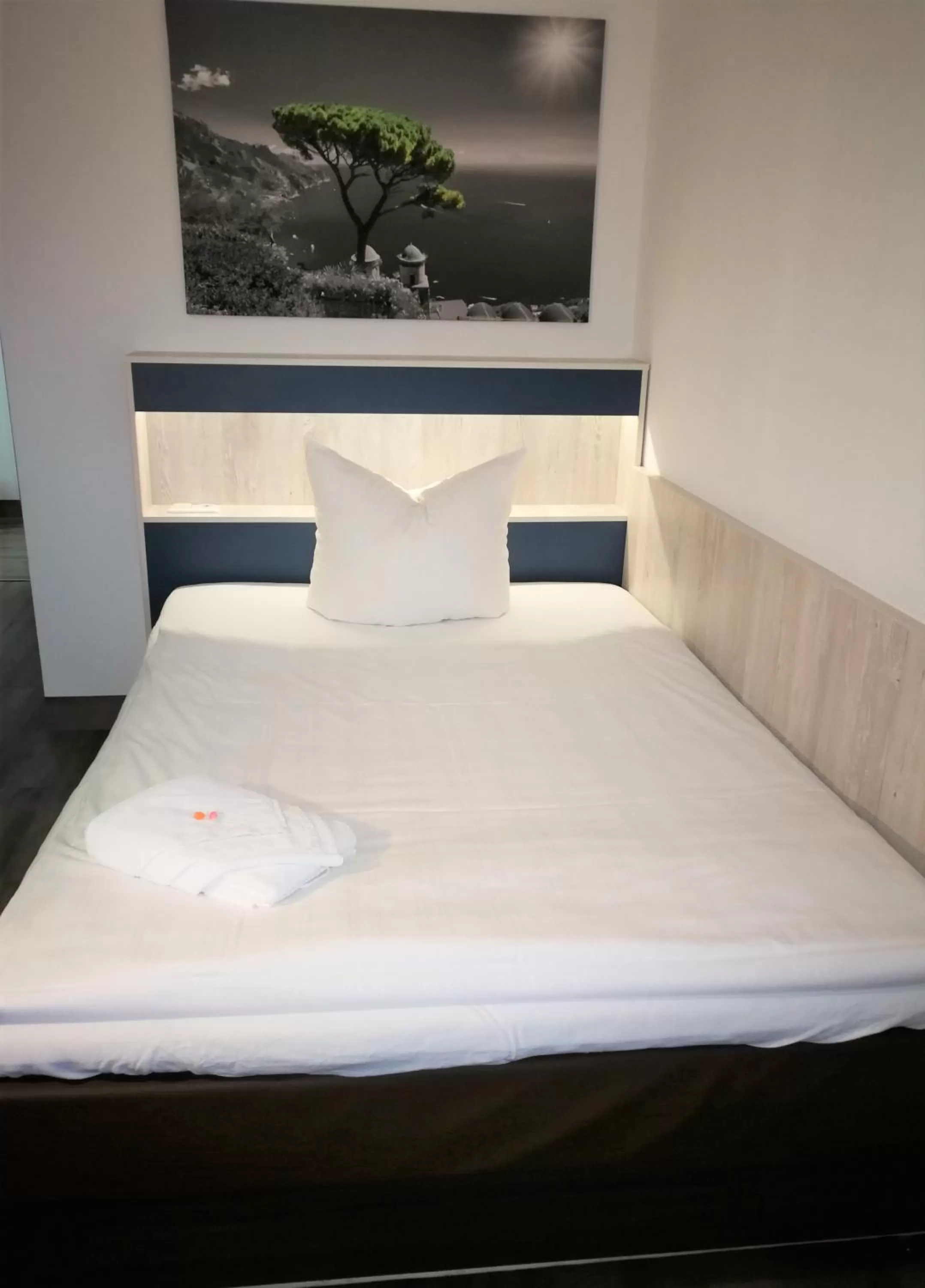 Bed in Hotel NEAR BY
