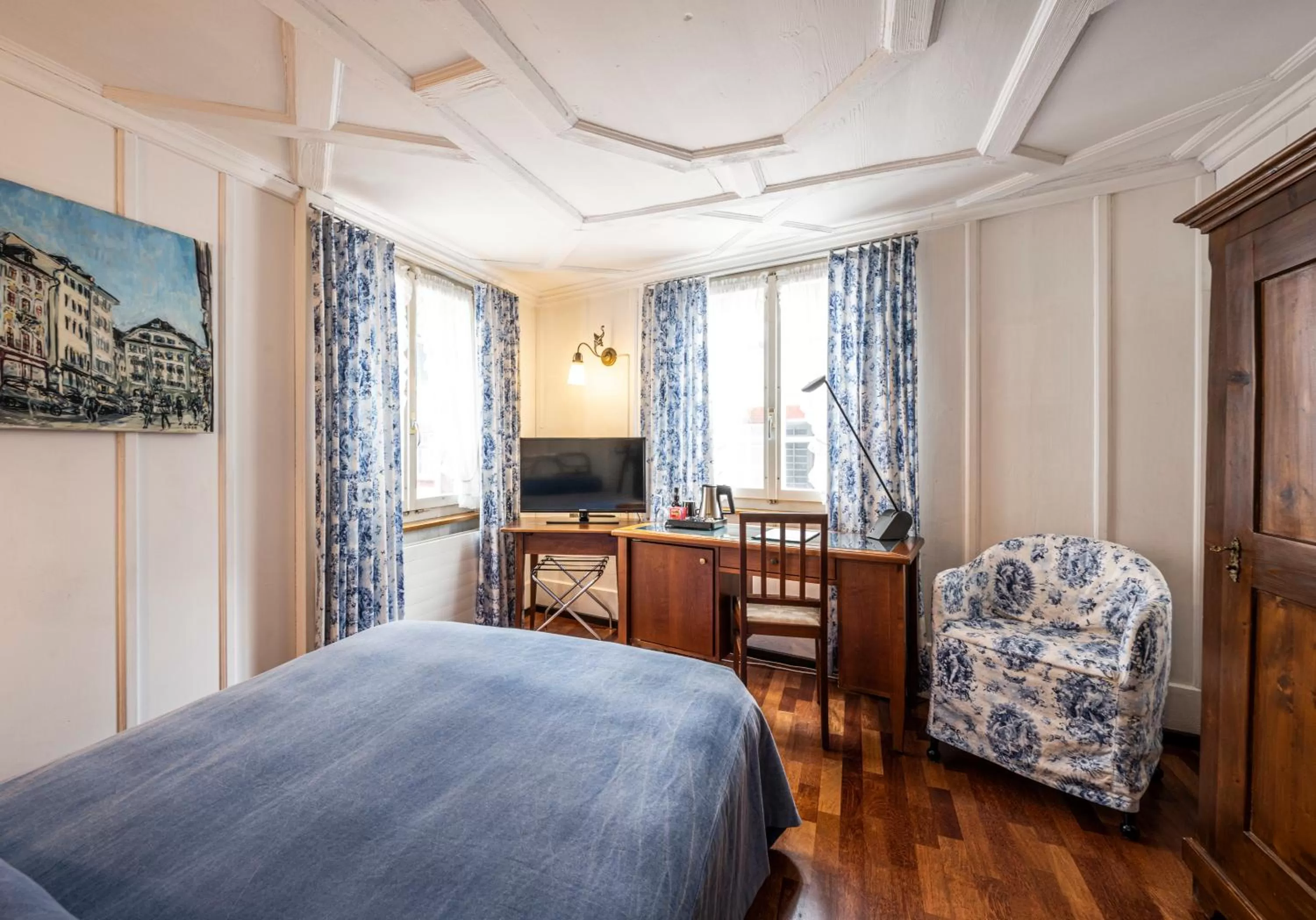 Staff, Bed in Hotel Rebstock