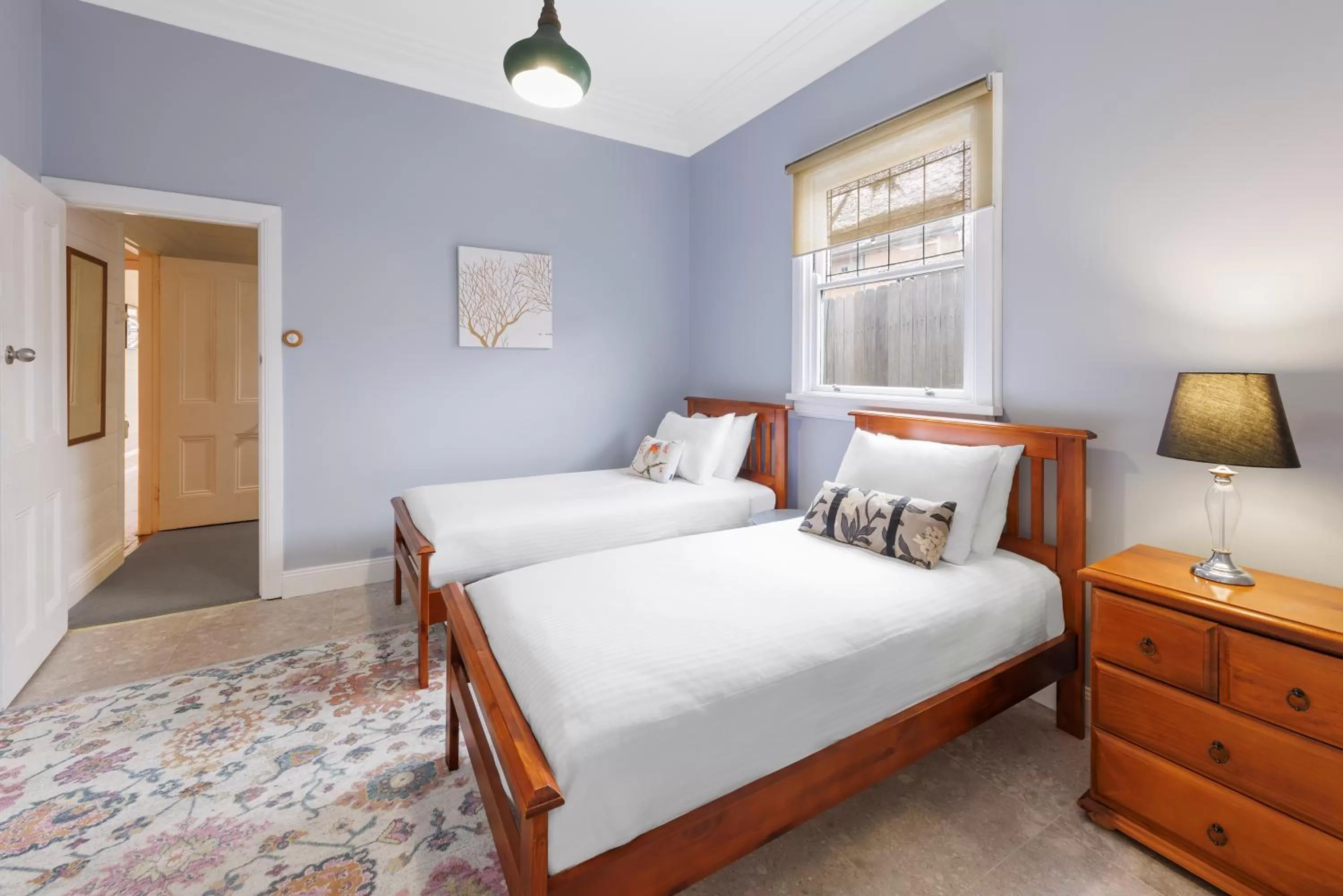 Bedroom, Bed in Hotel Blue & Cottages Katoomba