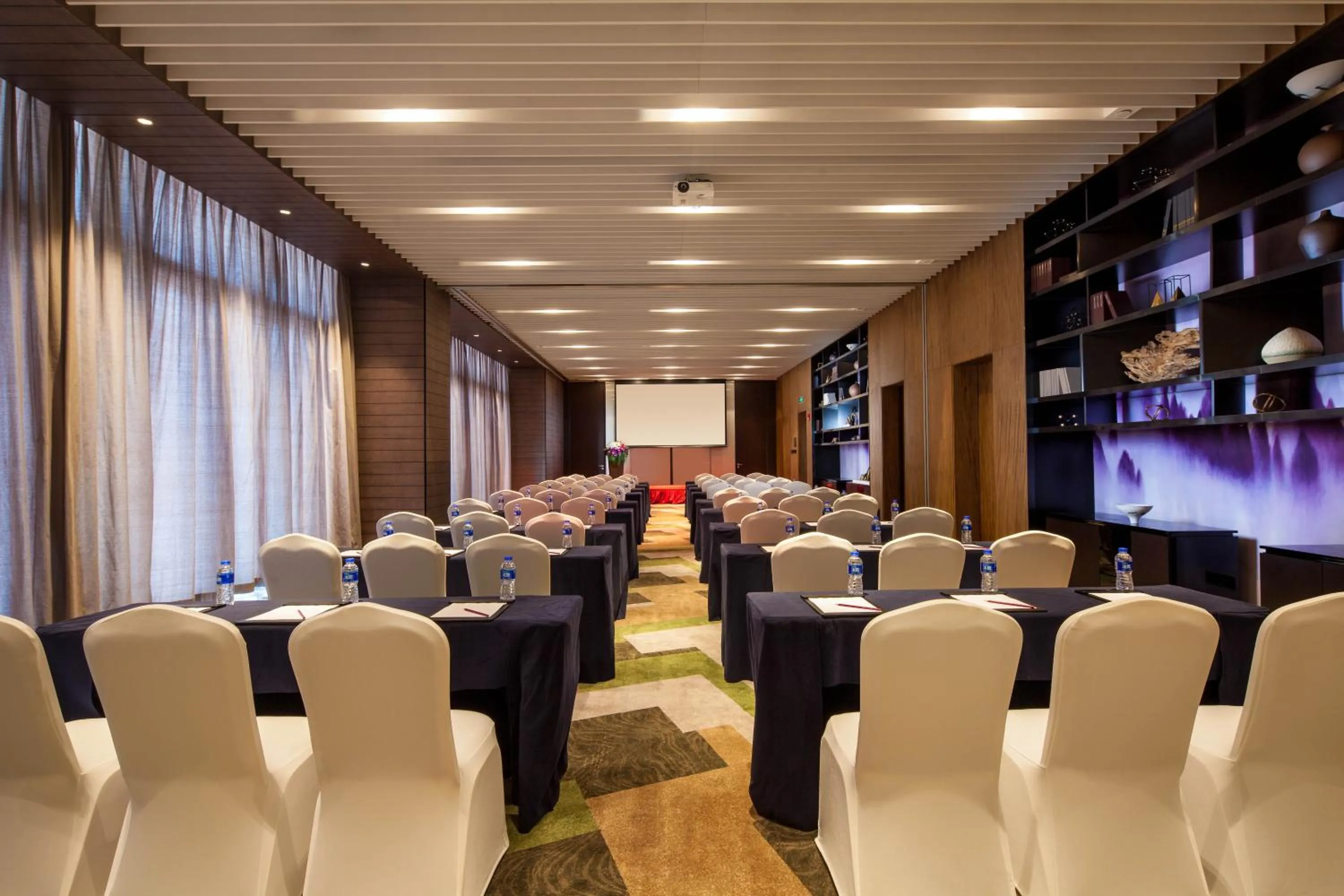 Meeting/conference room in Crowne Plaza Kunshan by IHG