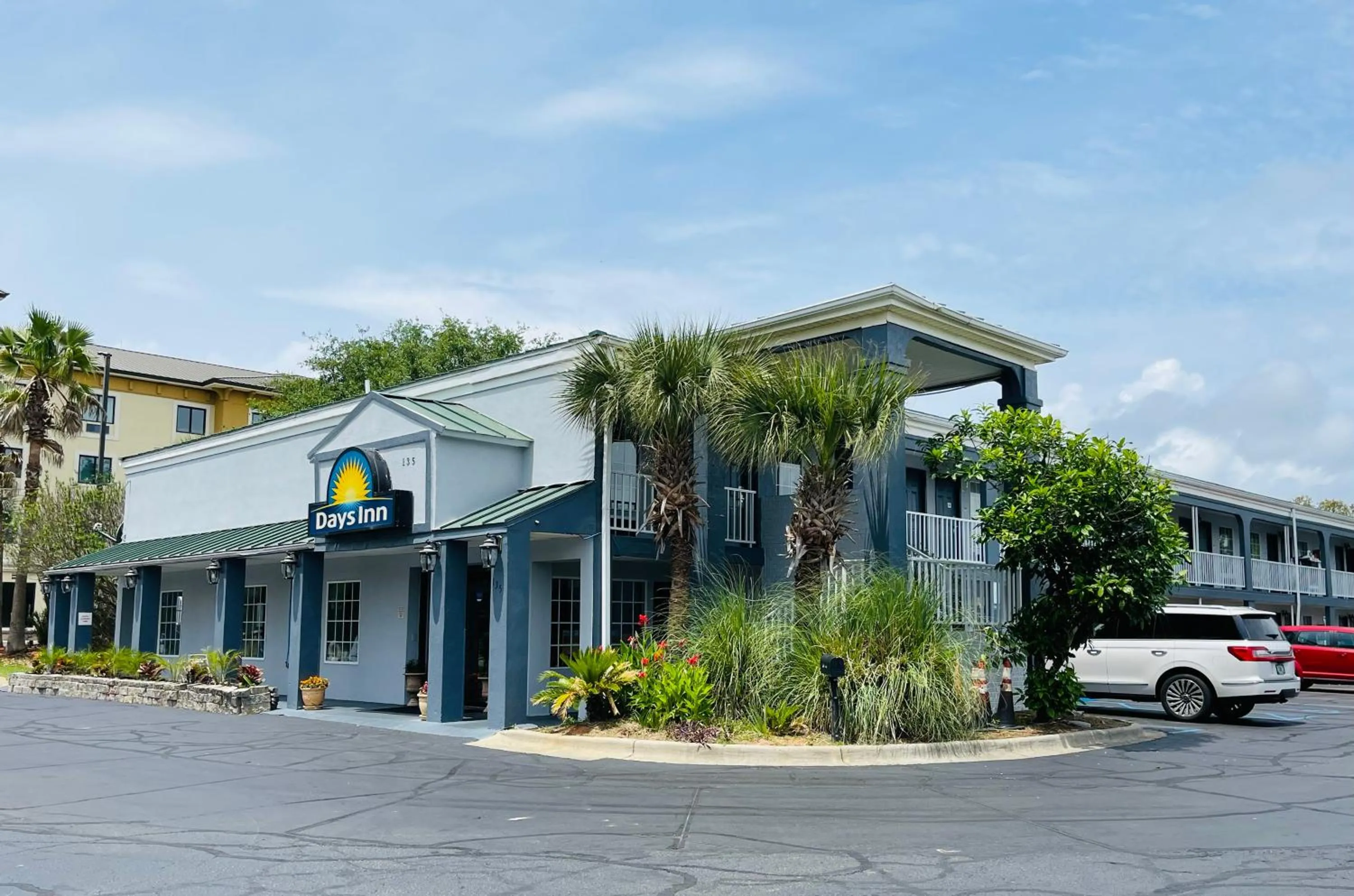 Property building in Days Inn by Wyndham Fort Walton Beach