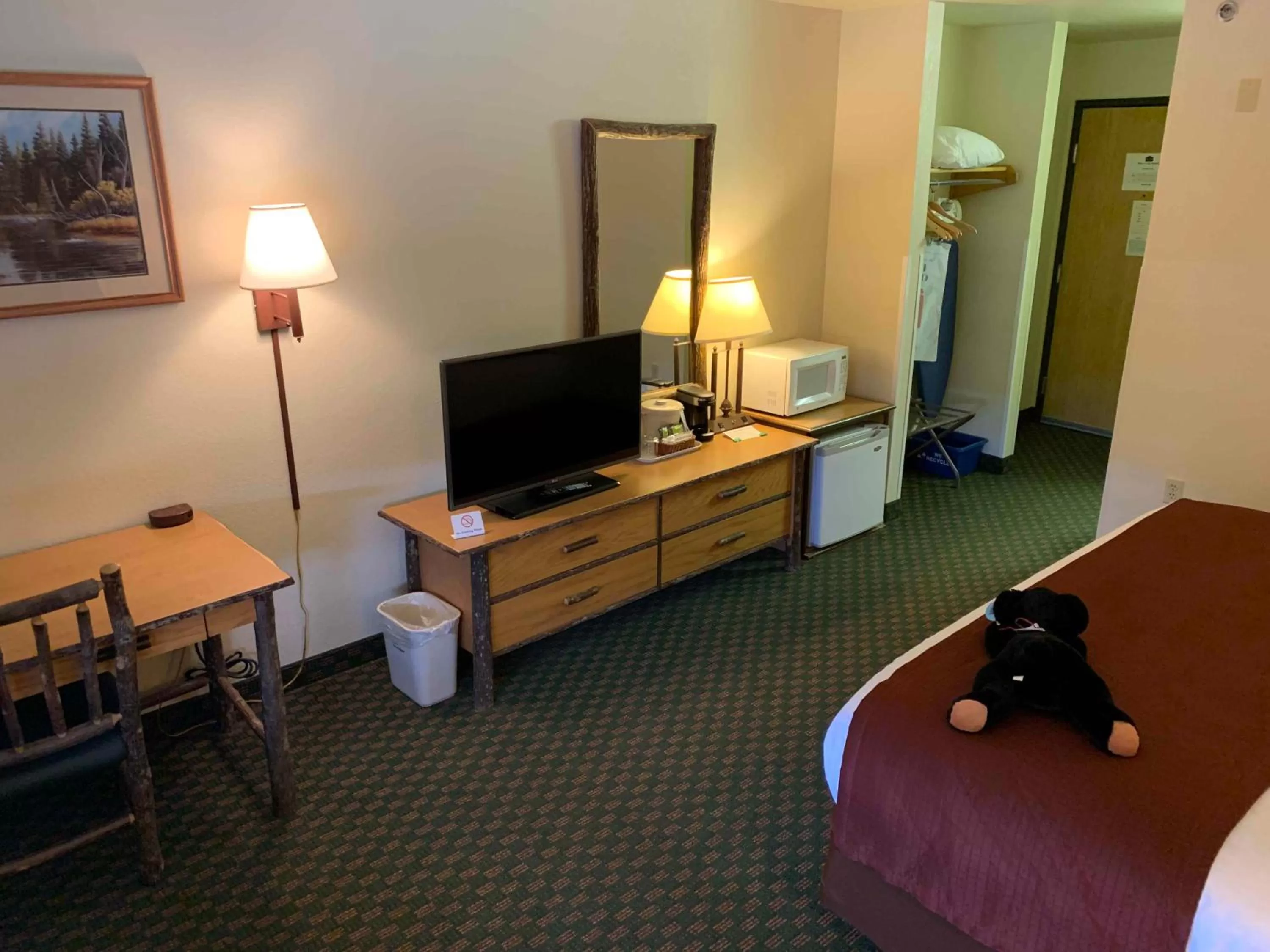TV and multimedia, Bed in AmericInn by Wyndham Cody
