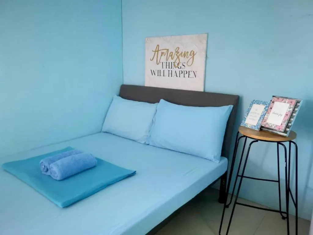 Double Room in The Stopover Hostel - Mactan
