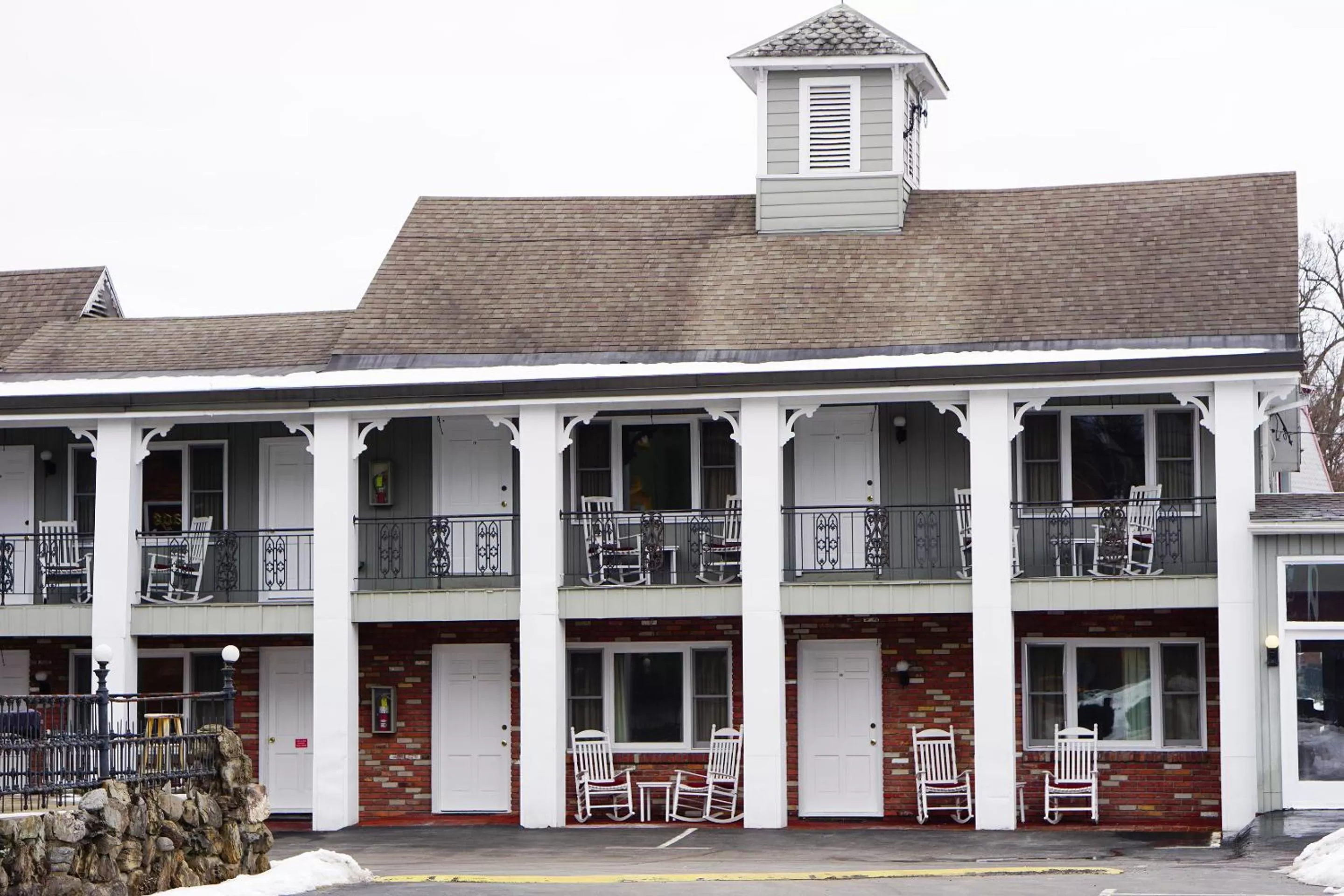 Property building in Stay Saratoga