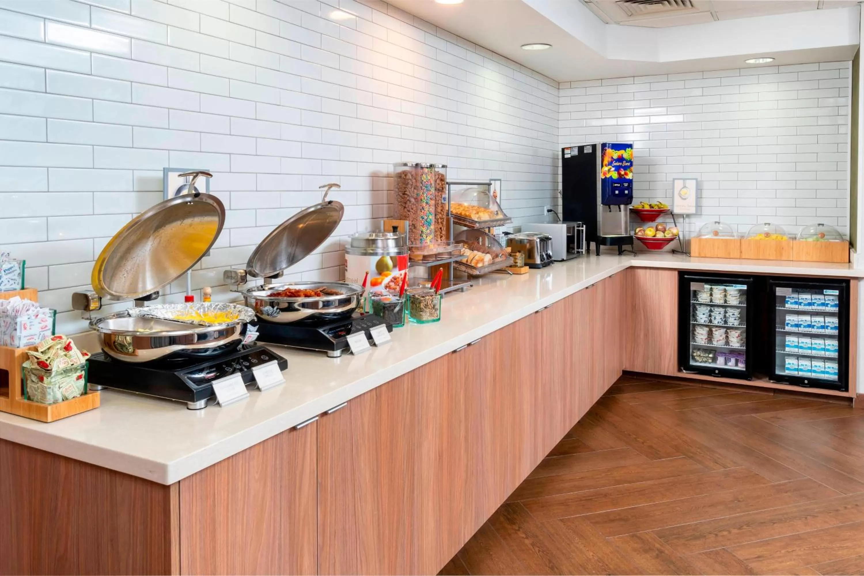 Breakfast in Fairfield Inn & Suites Bend Downtown