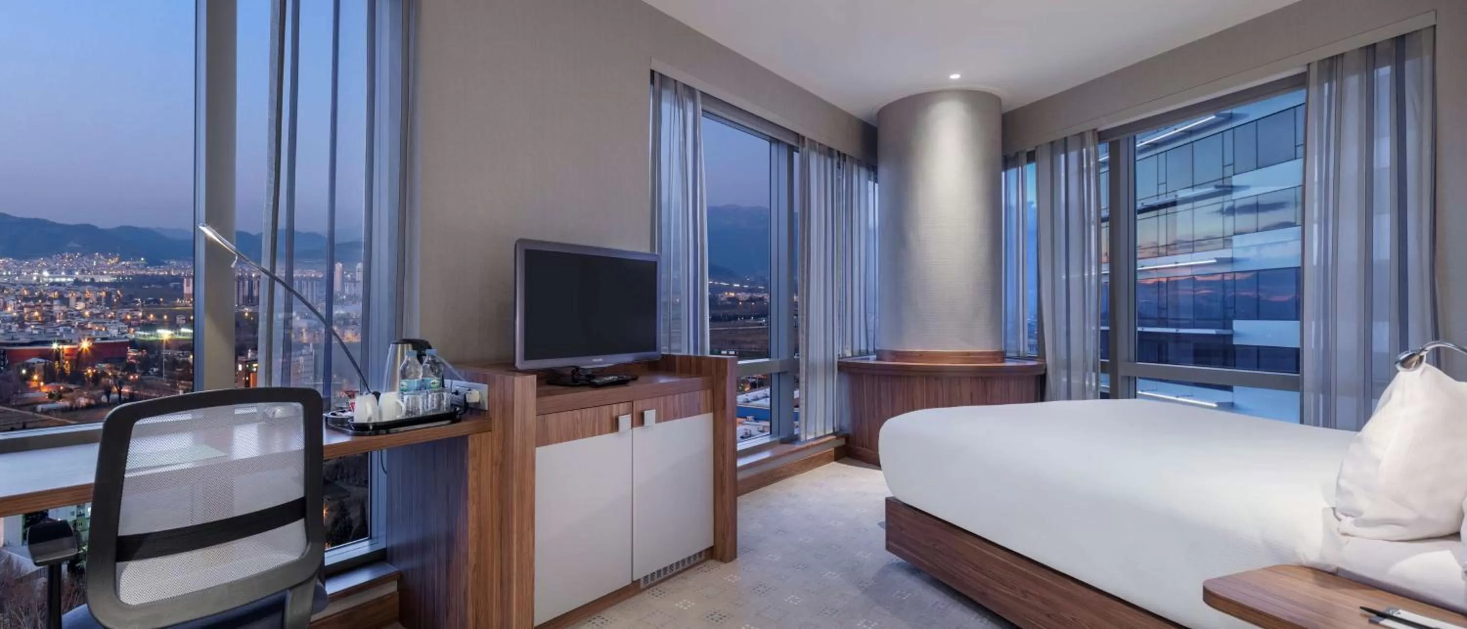 Bedroom, Bed in Hampton By Hilton Bursa