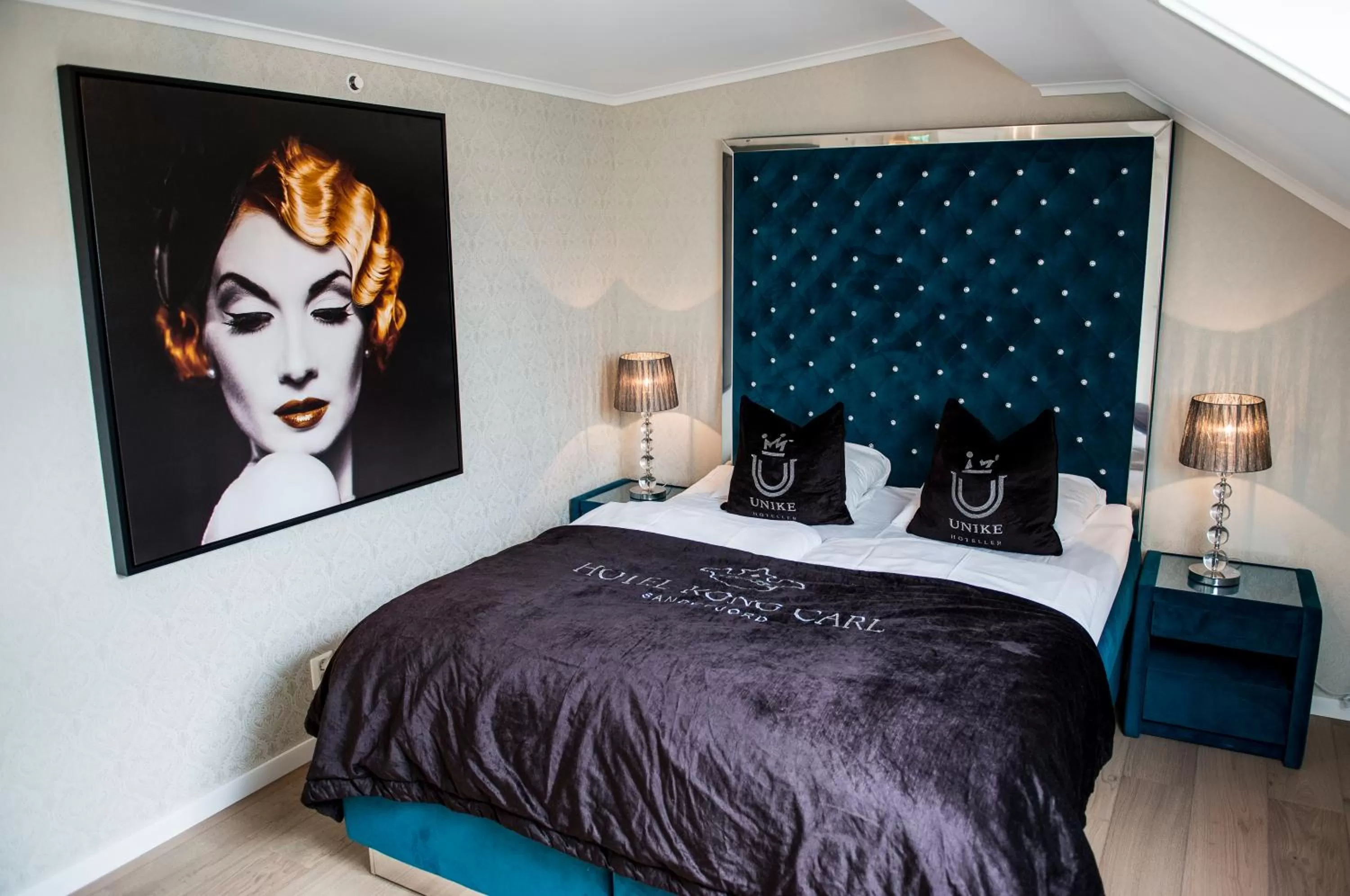 Bed in Hotel Kong Carl - Unike Hoteller