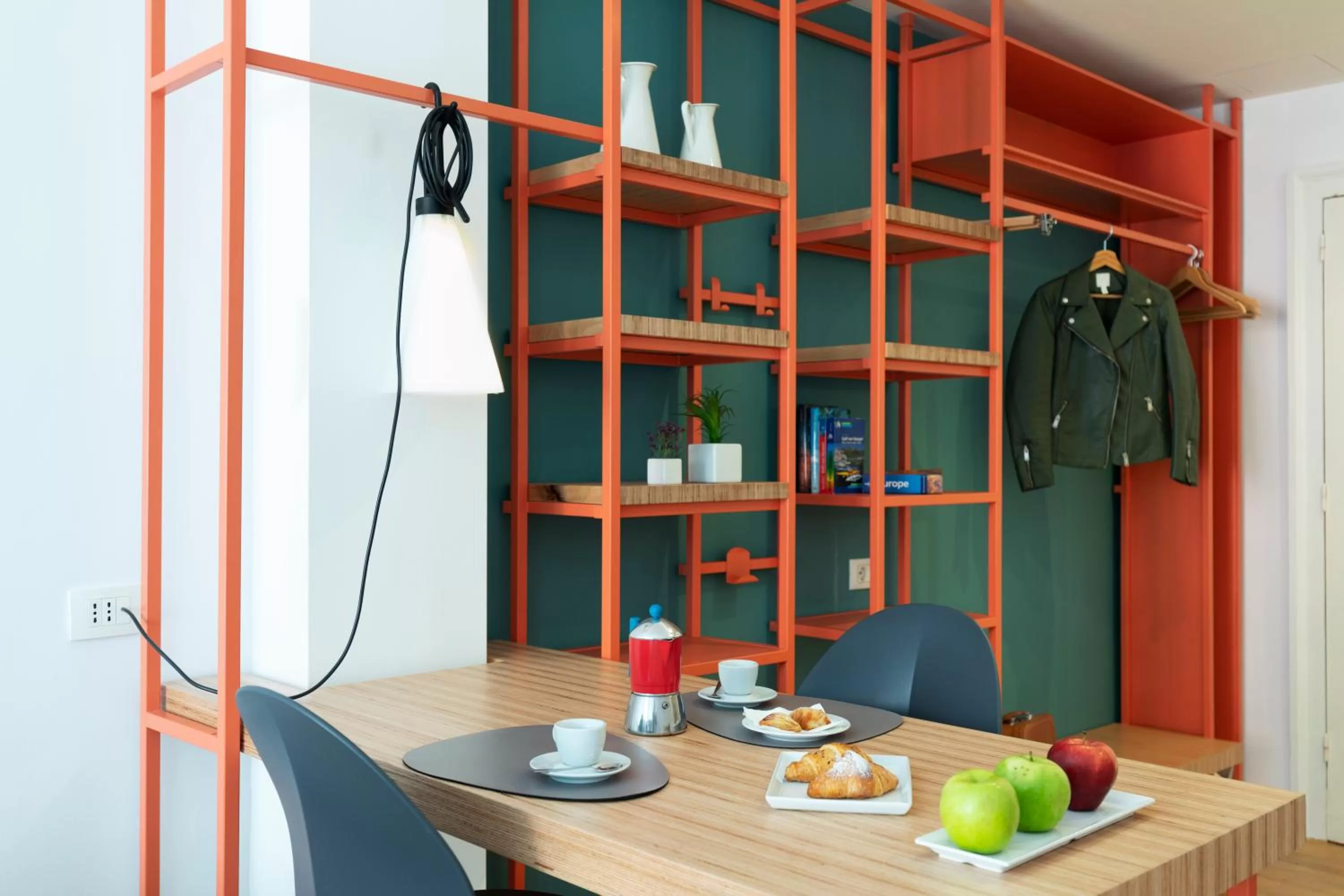 wardrobe in Hotel Piazza Bellini & Apartments