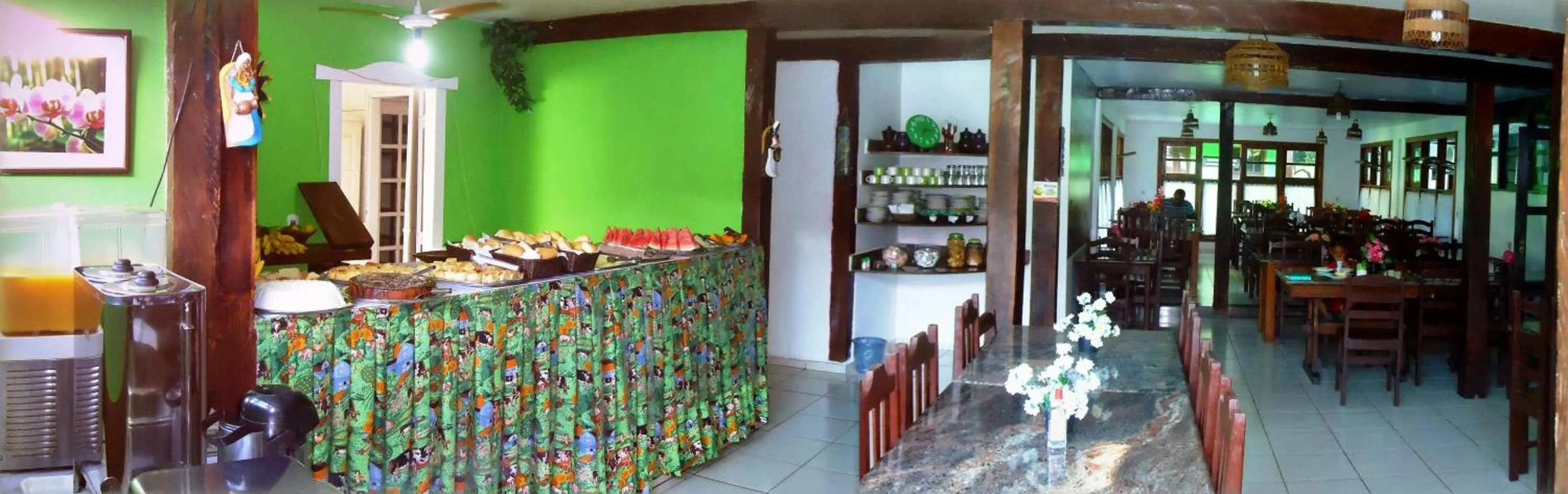 Restaurant/places to eat in Hotel Vale Verde