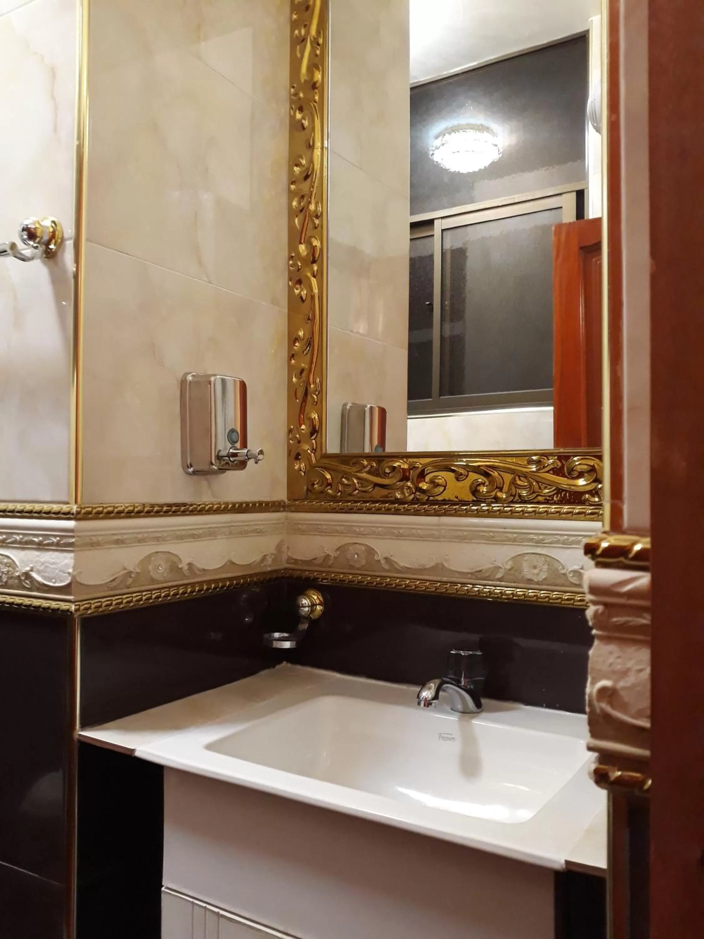 Bathroom in Hostal Terrabella SRL