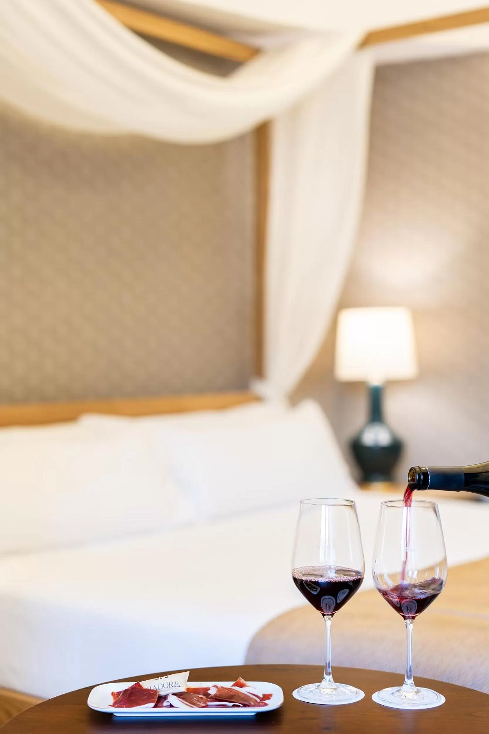 Drinks, Bed in Parador de Ciudad Rodrigo