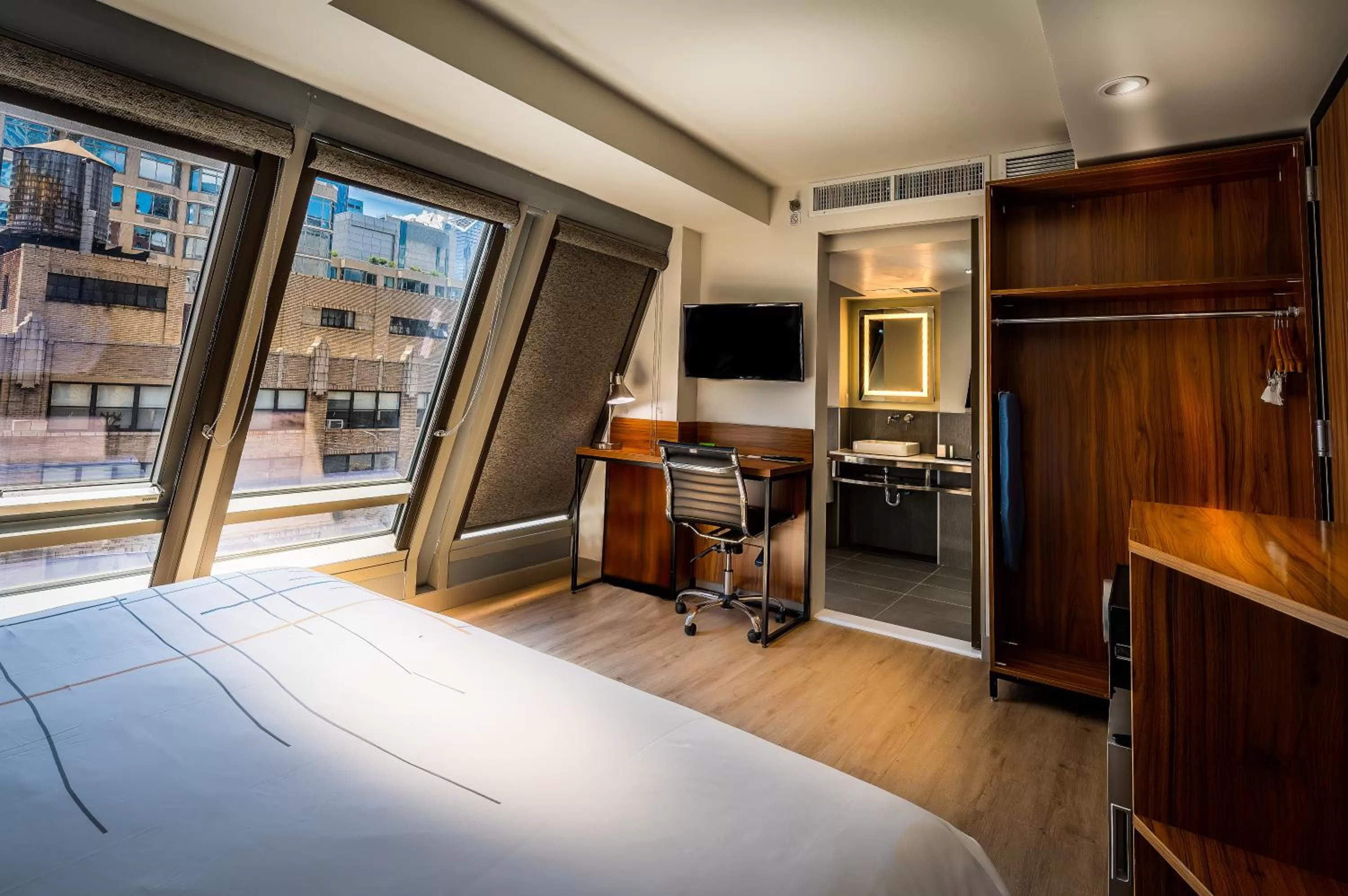 Bed in La Quinta by Wyndham Time Square South