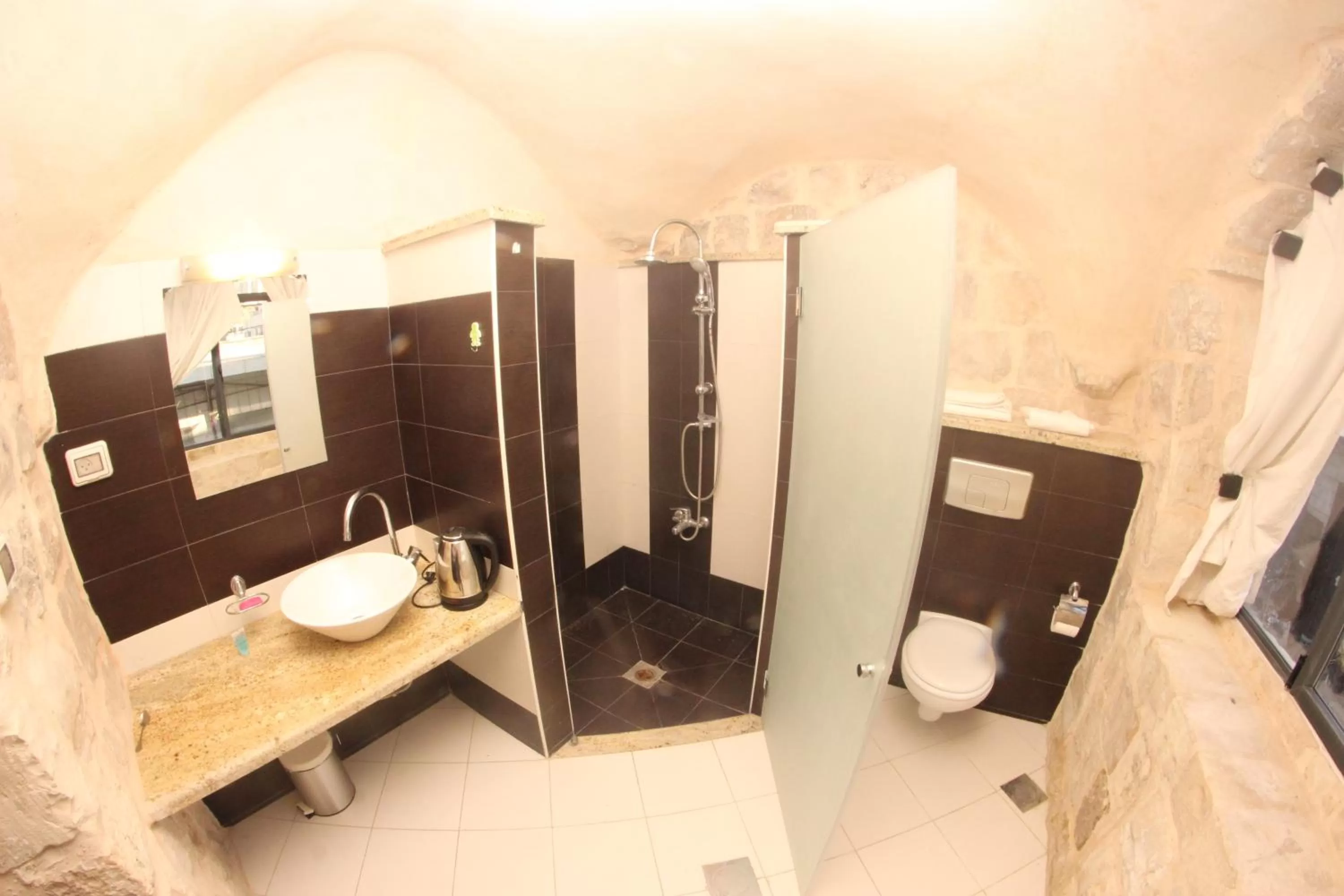 Shower, Bathroom in Khan Alwakala Hotel