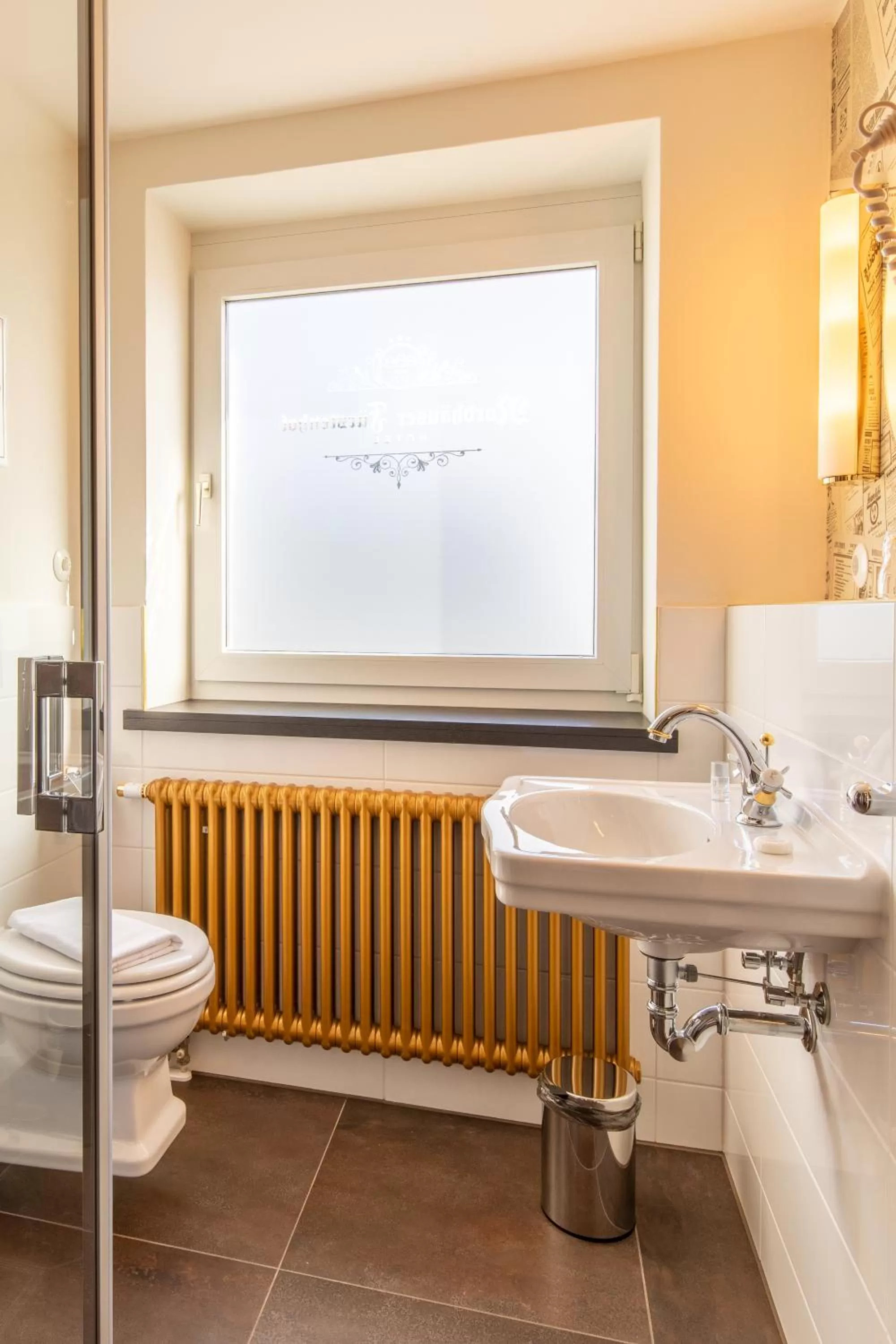 Bathroom in Nordhäuser Fürstenhof & TinySky-Resort