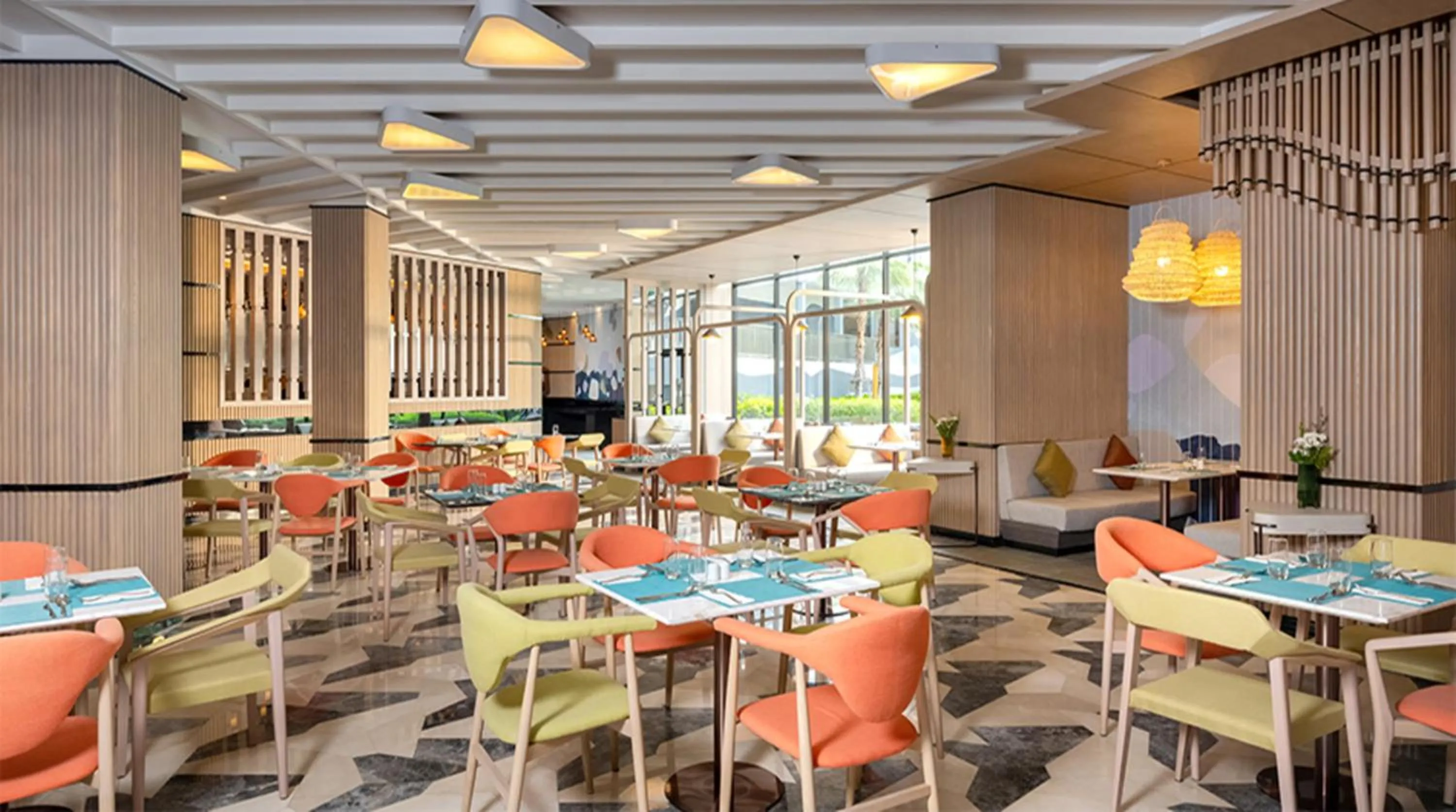 Restaurant/places to eat in Novotel Rayong Star Convention Centre