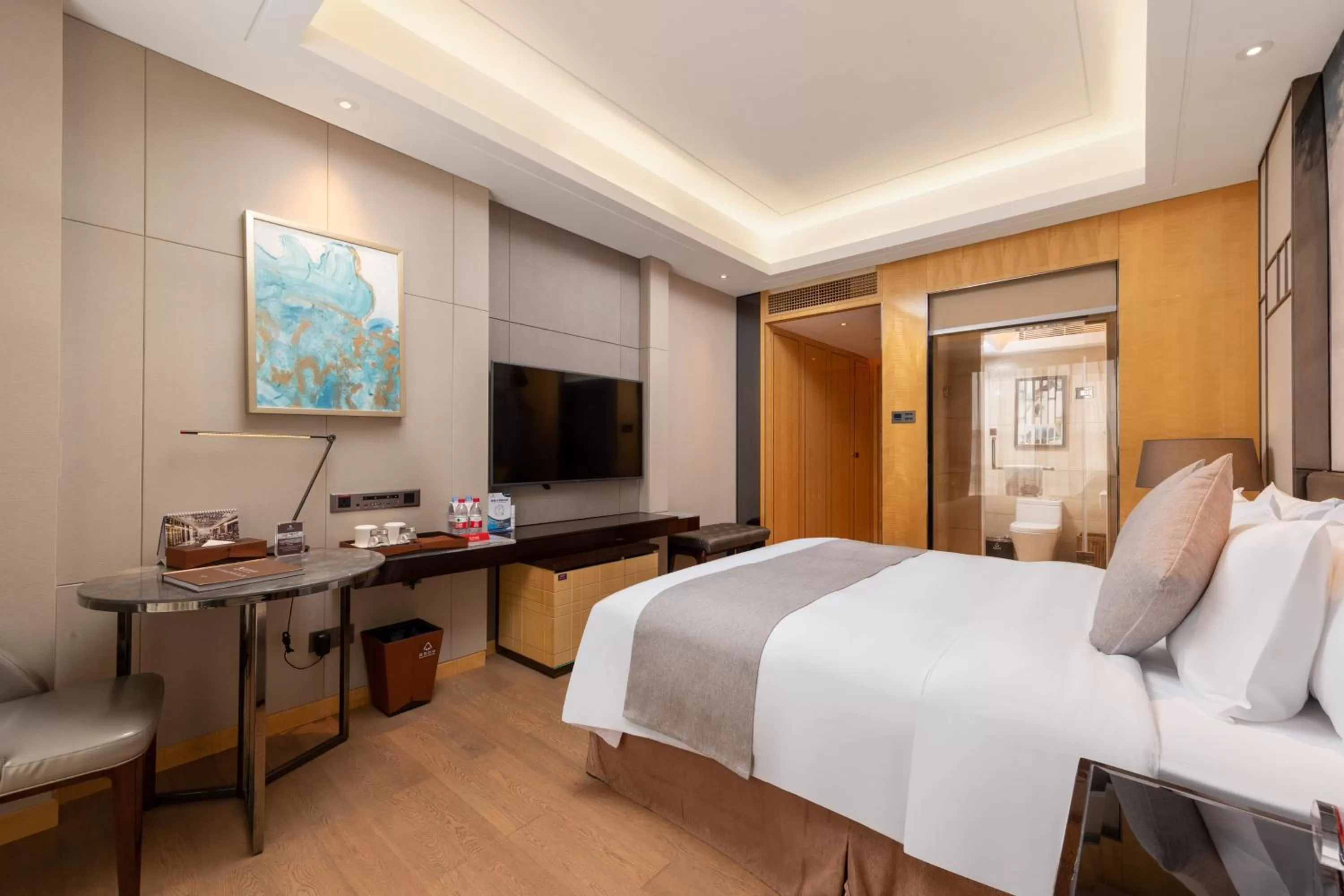 Bed in Zhuhai Longzhuda International Hotel