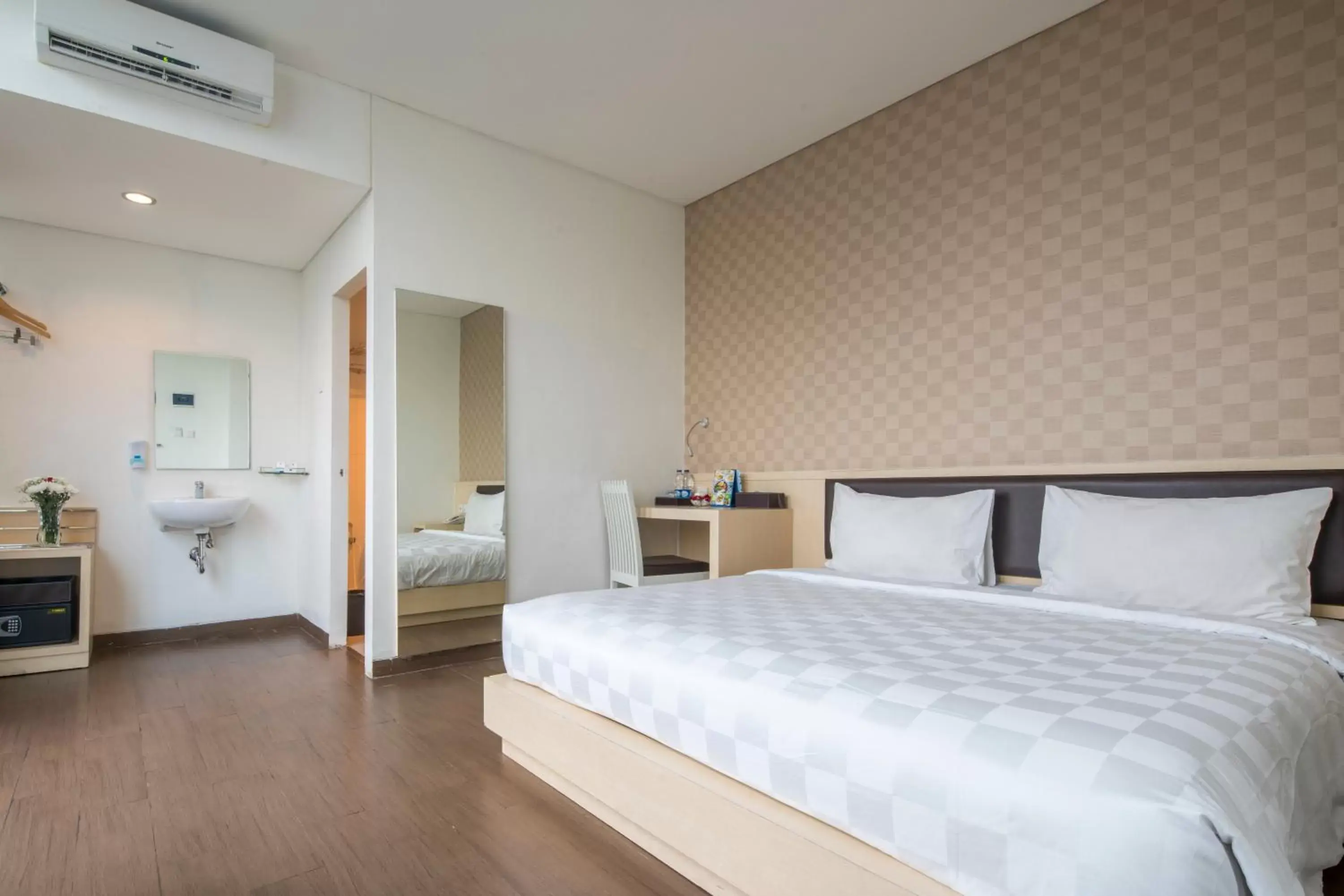 Executive Room in Hotel 88 Grogol Jakarta By WH Executive Room in Hotel 88 Grogol Jakarta By WH
