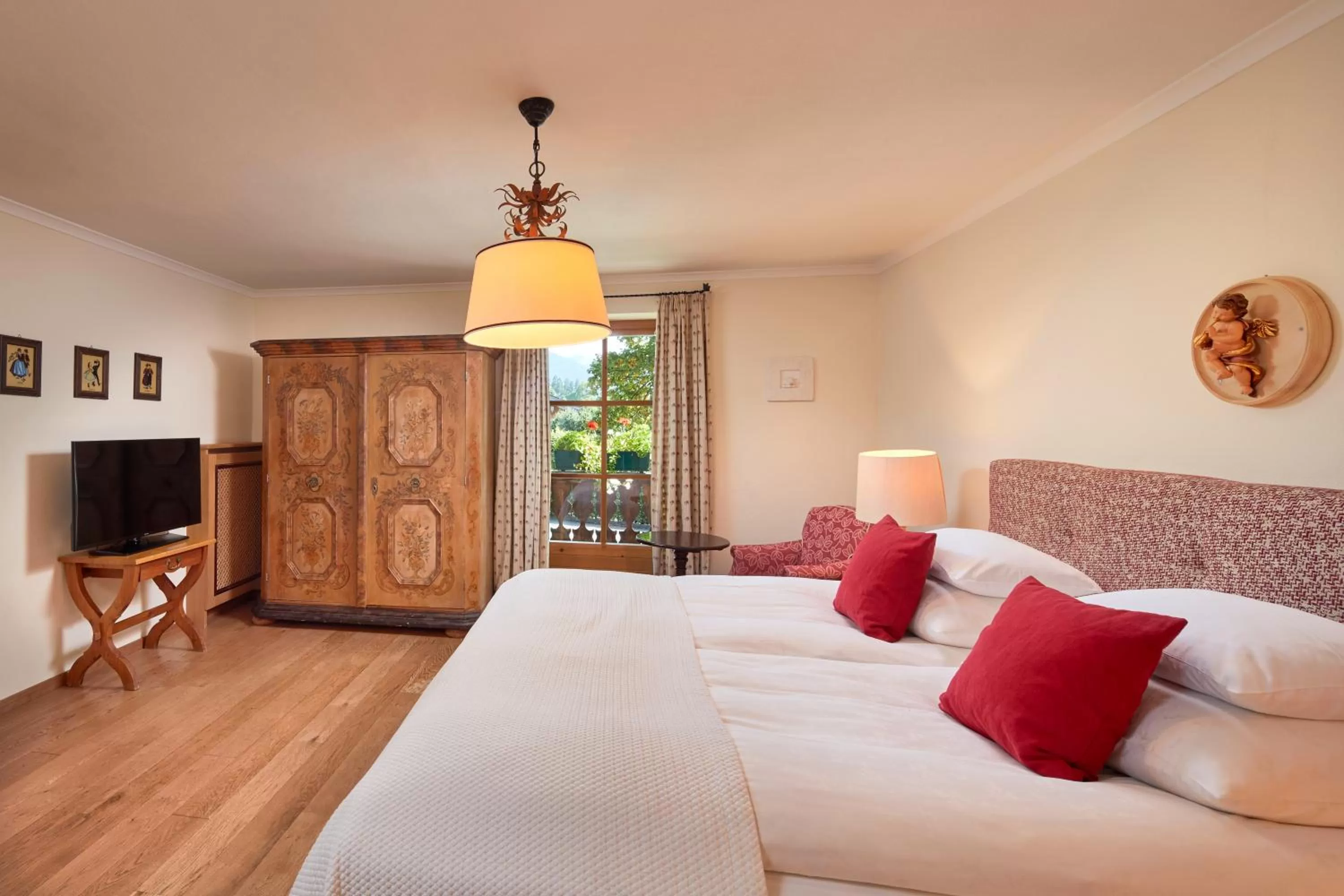 Photo of the whole room, Bed in Landsitz Römerhof - Hotel Apartments