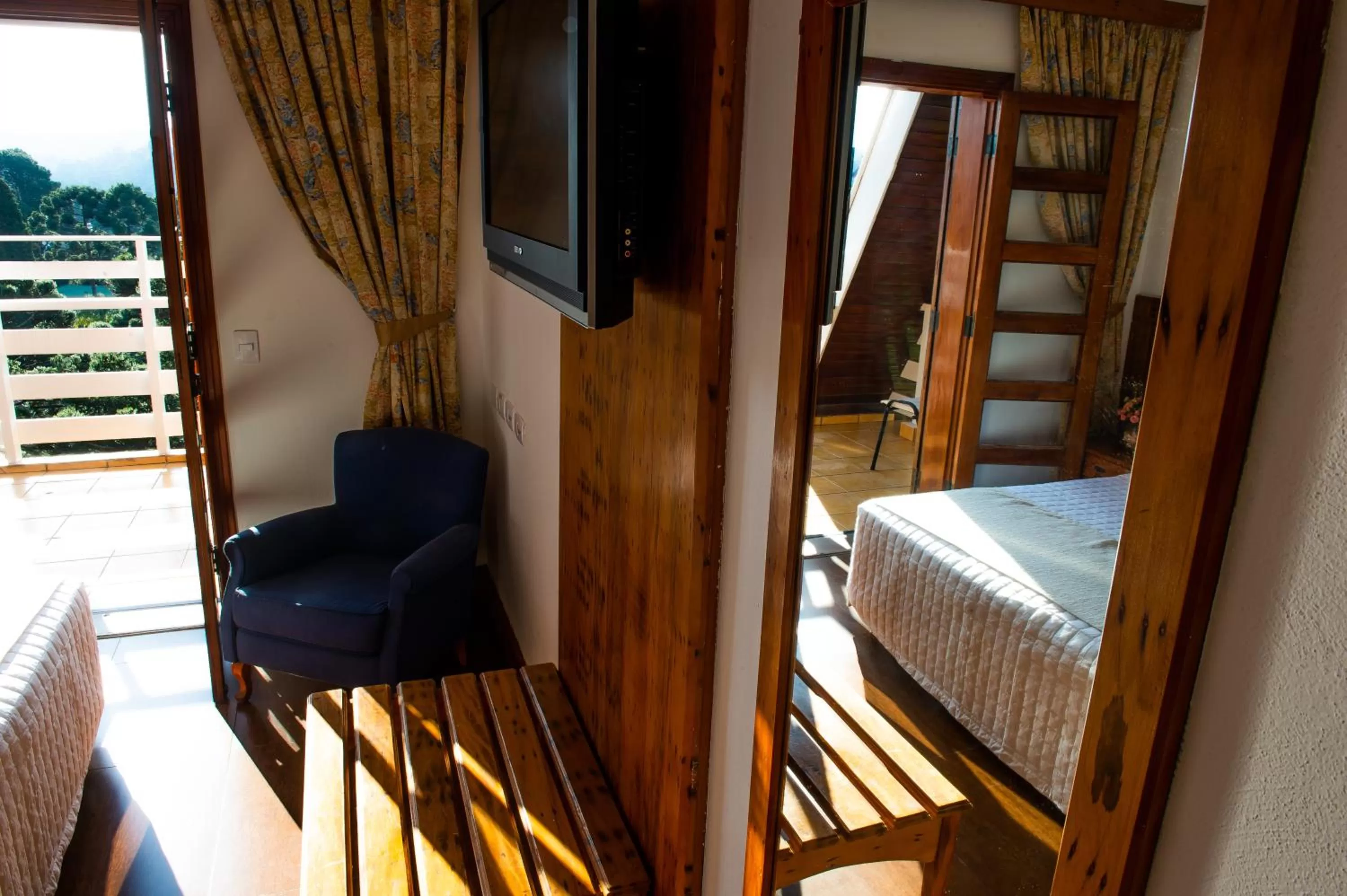 TV and multimedia, Bunk Bed in Pousada das Lavandas