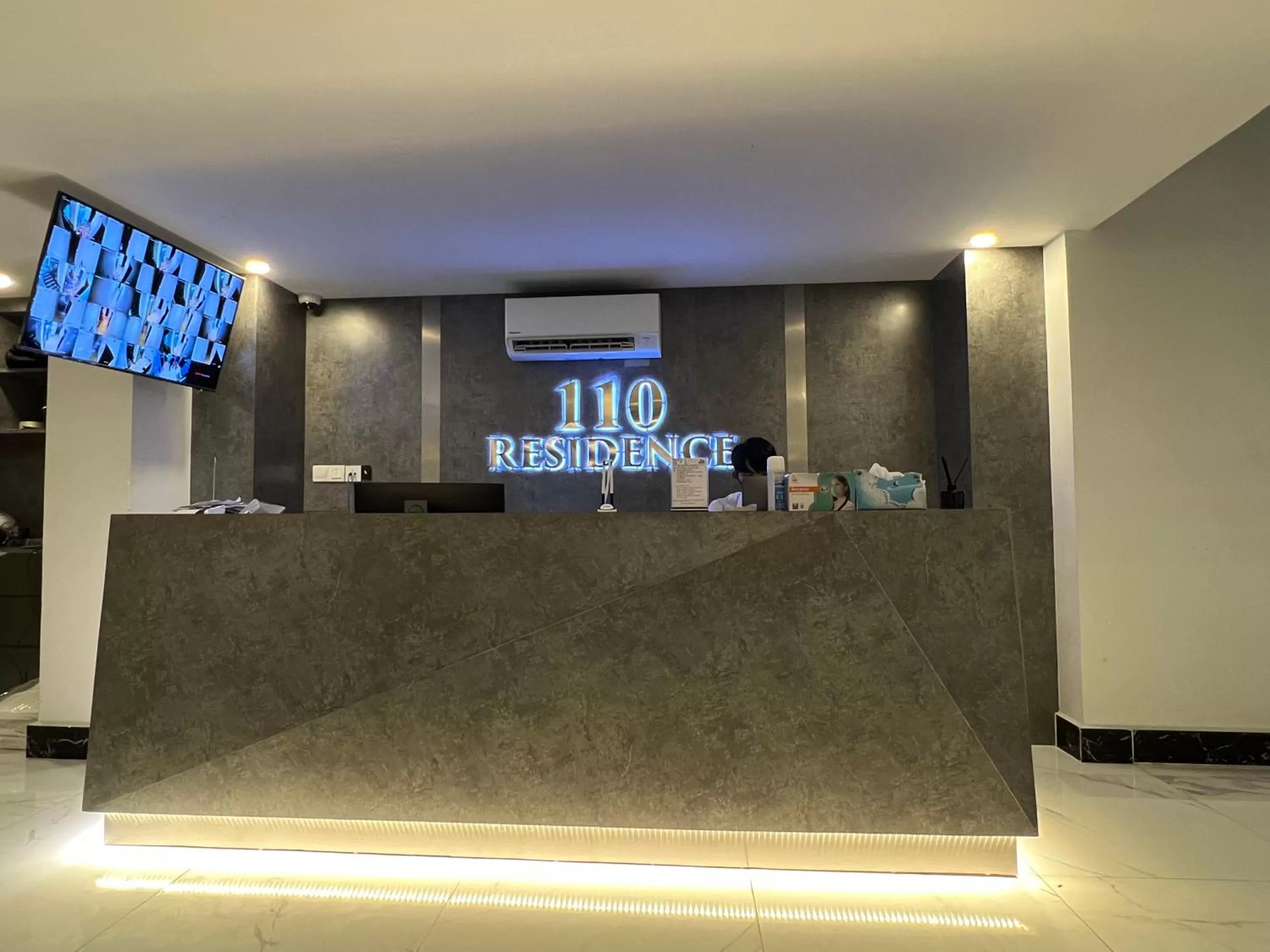 Lobby or reception in Residence 110 (Hotel and Apartments)