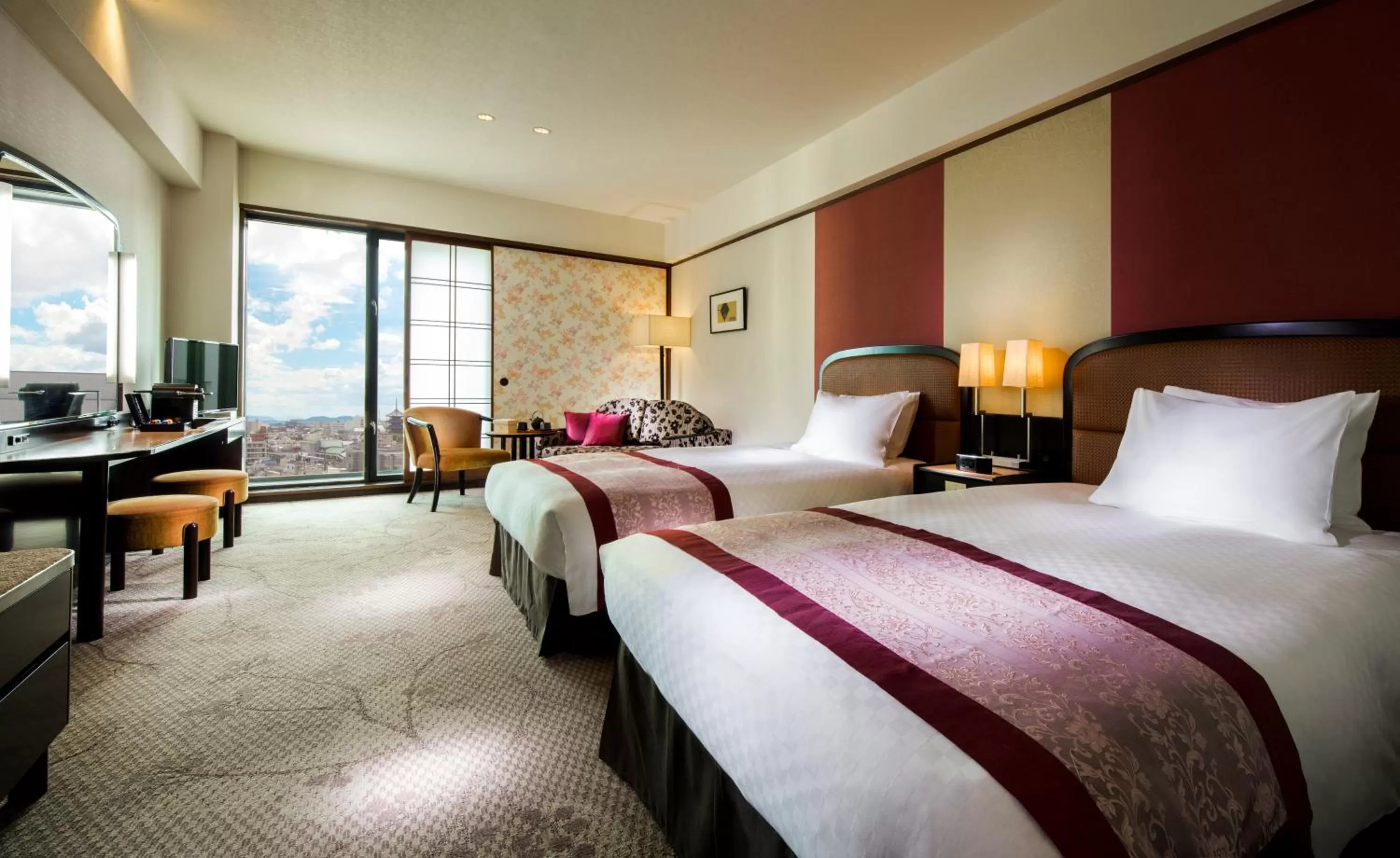 Photo of the whole room, Bed in RIHGA Royal Hotel Kyoto