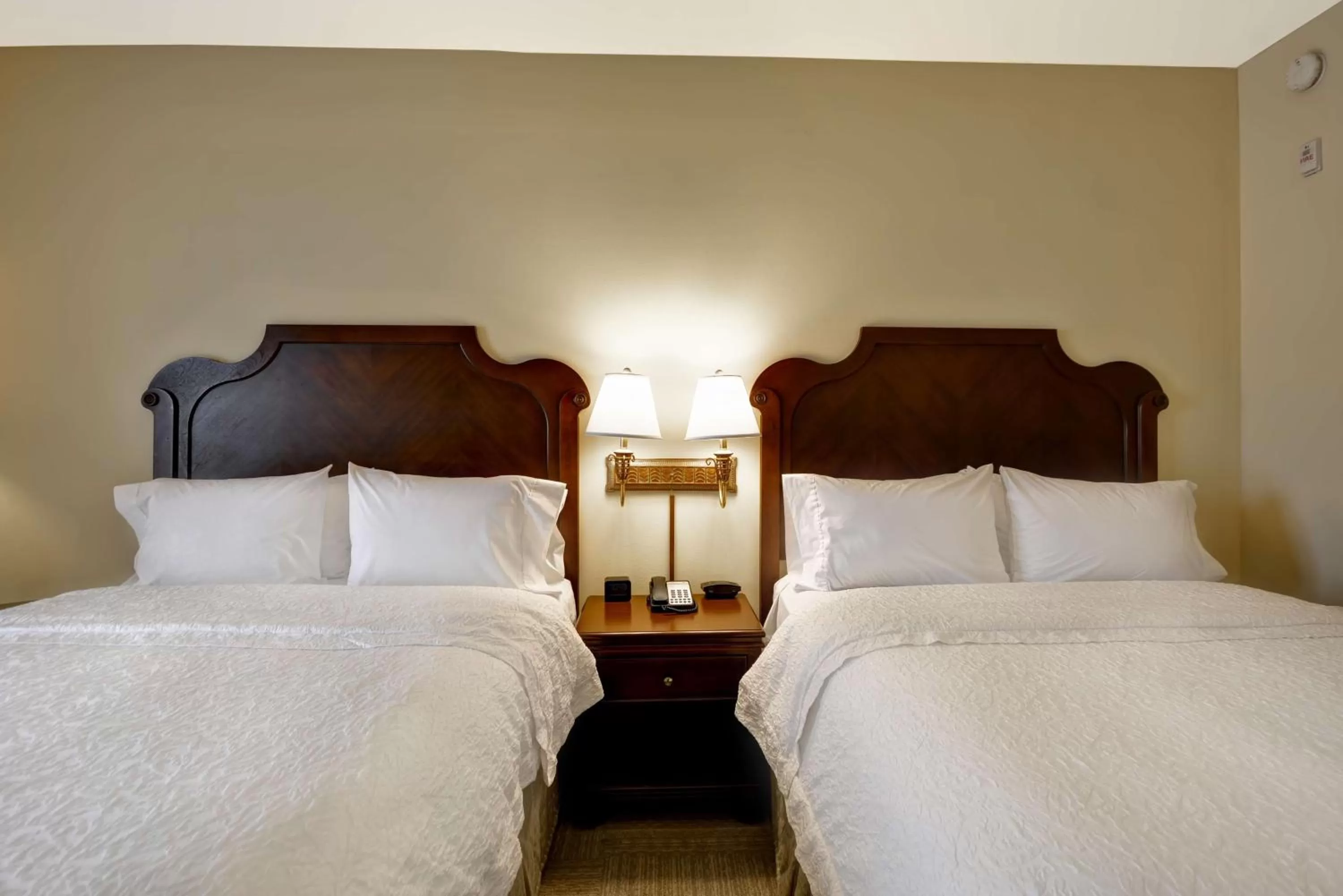 Bed in Hampton Inn & Suites Savannah Historic District