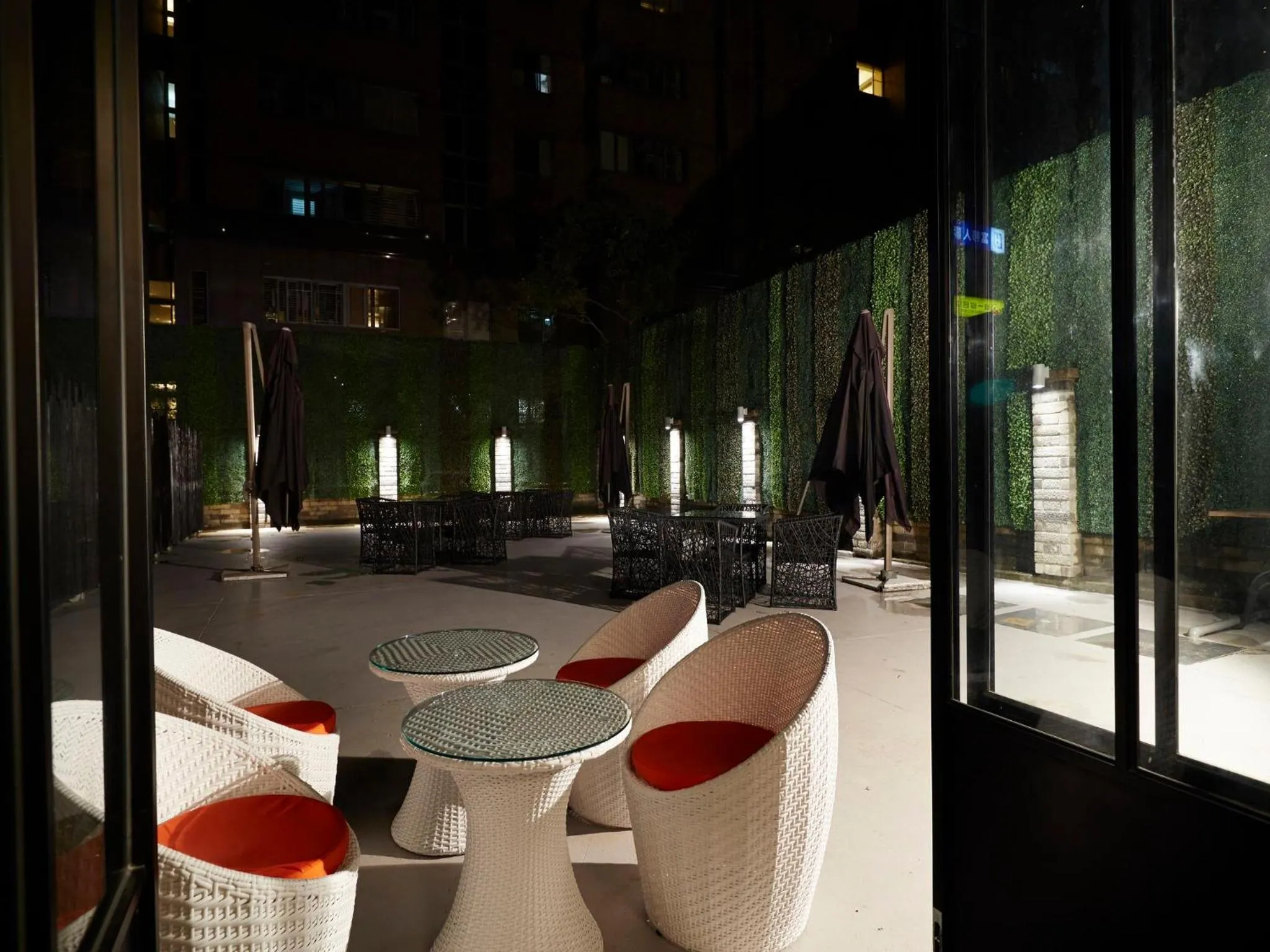 Communal lounge/ TV room in Tango Inn Taipei Jihe