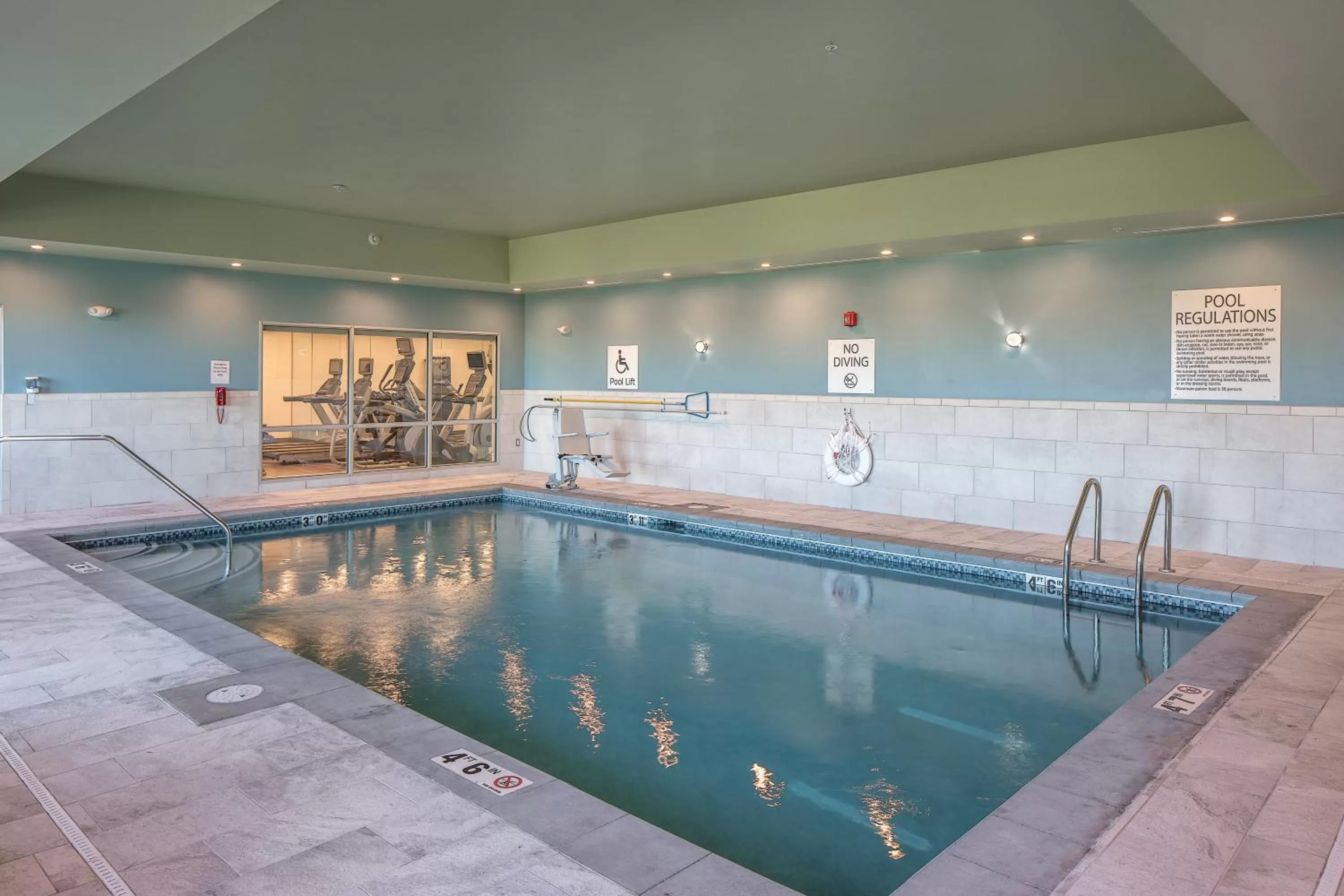 Swimming pool in Holiday Inn Express & Suites - West Omaha - Elkhorn by IHG