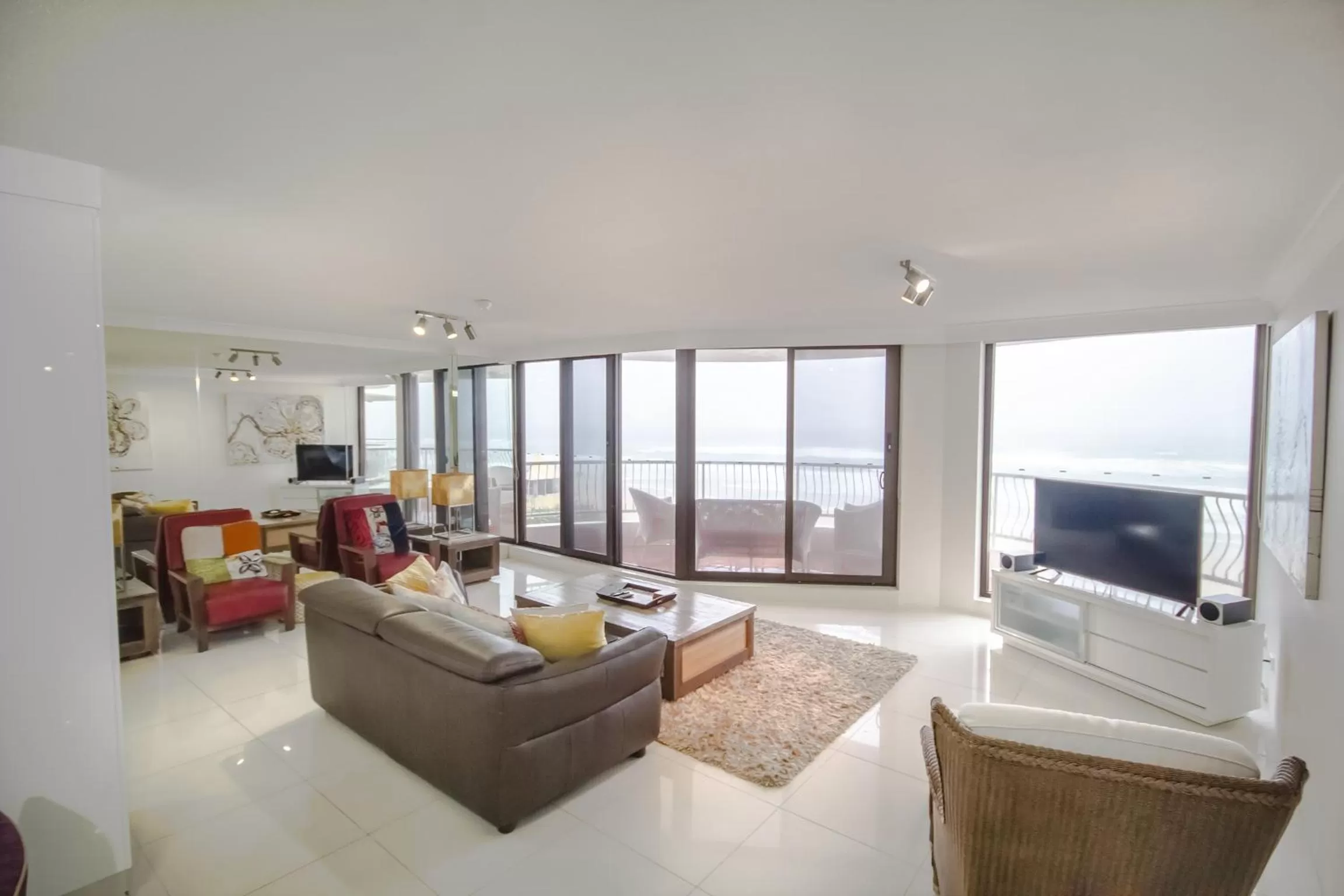 TV and multimedia in Albatross North Apartments