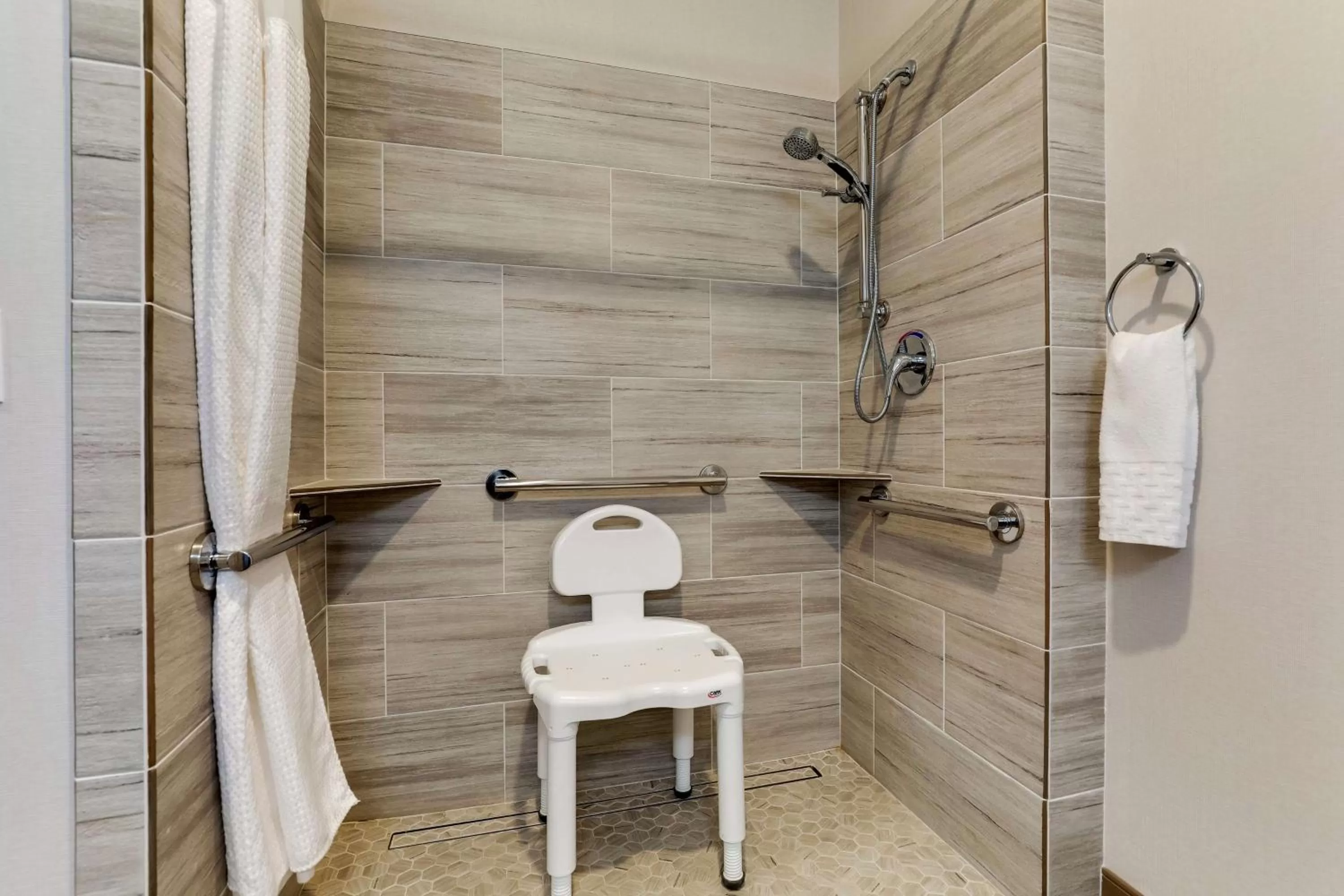 King Room with Mobility Accessible Roll-In Shower in Best Western Plus Riata Hotel