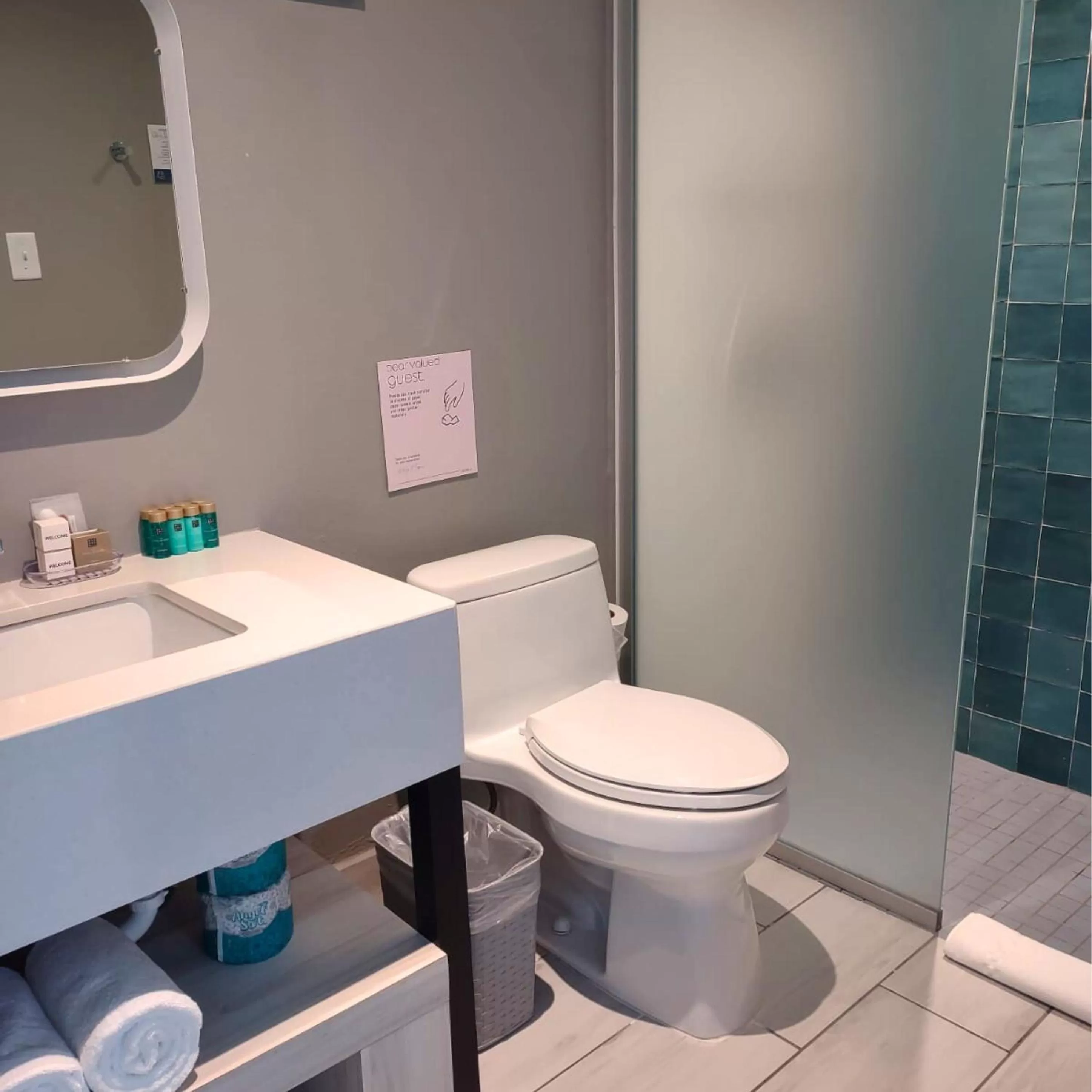 Bathroom in Trópica Beach Hotel