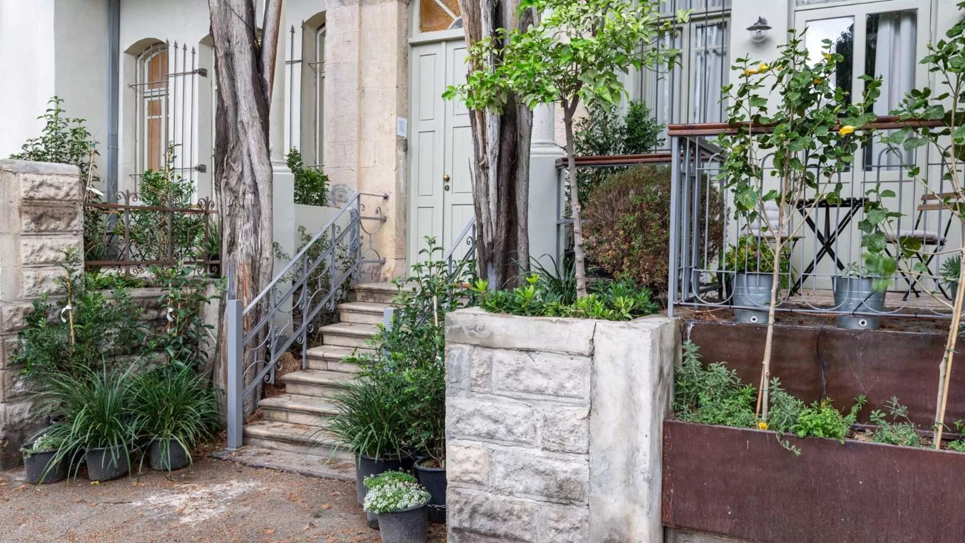 Facade/entrance in Ruby