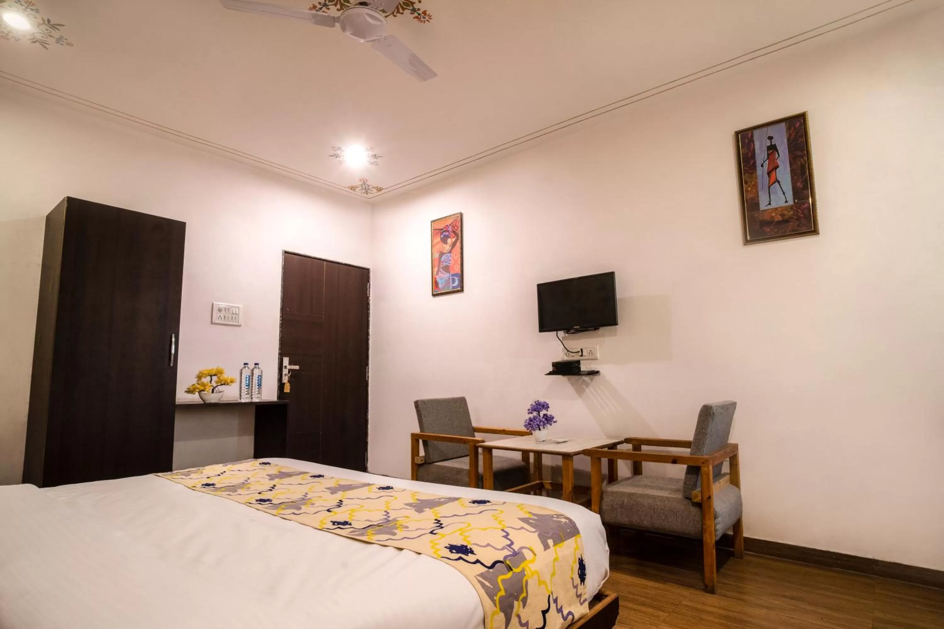 Bed in Tripli Hotels Arunoday Palace