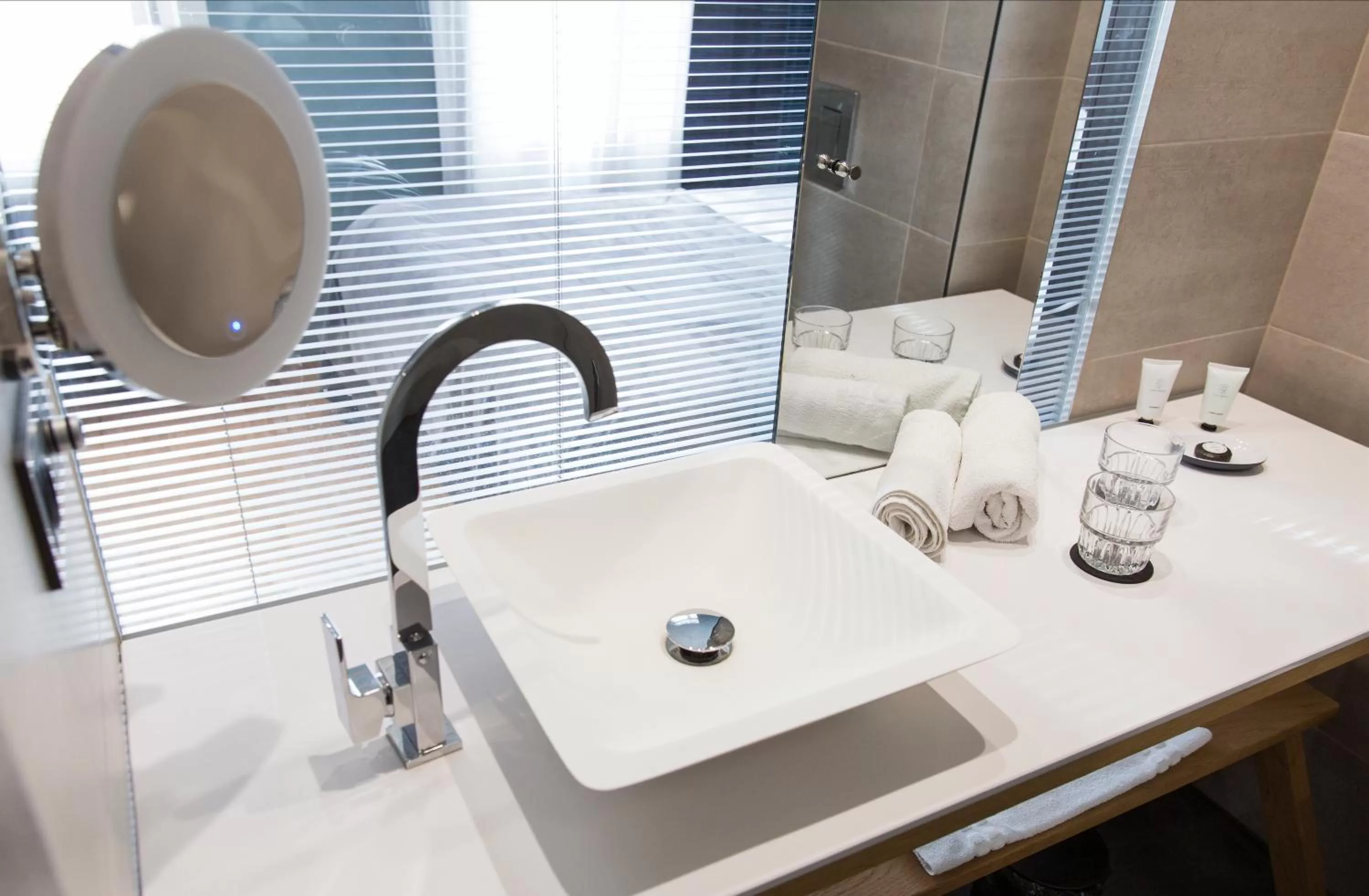 Bathroom in Quentin Zoo hotel