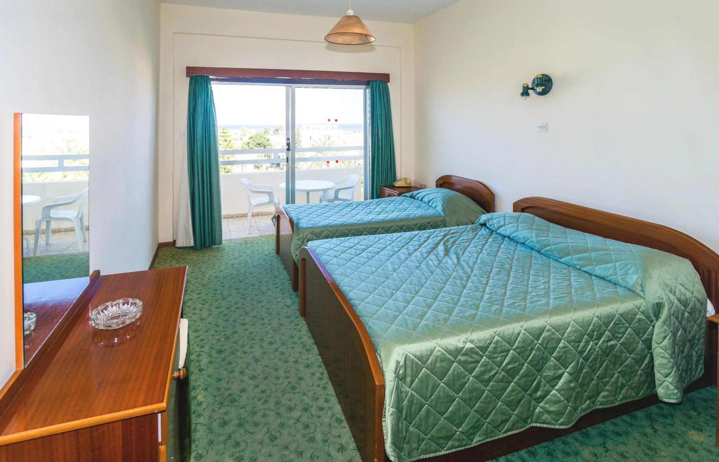 Bedroom in Marion Hotel