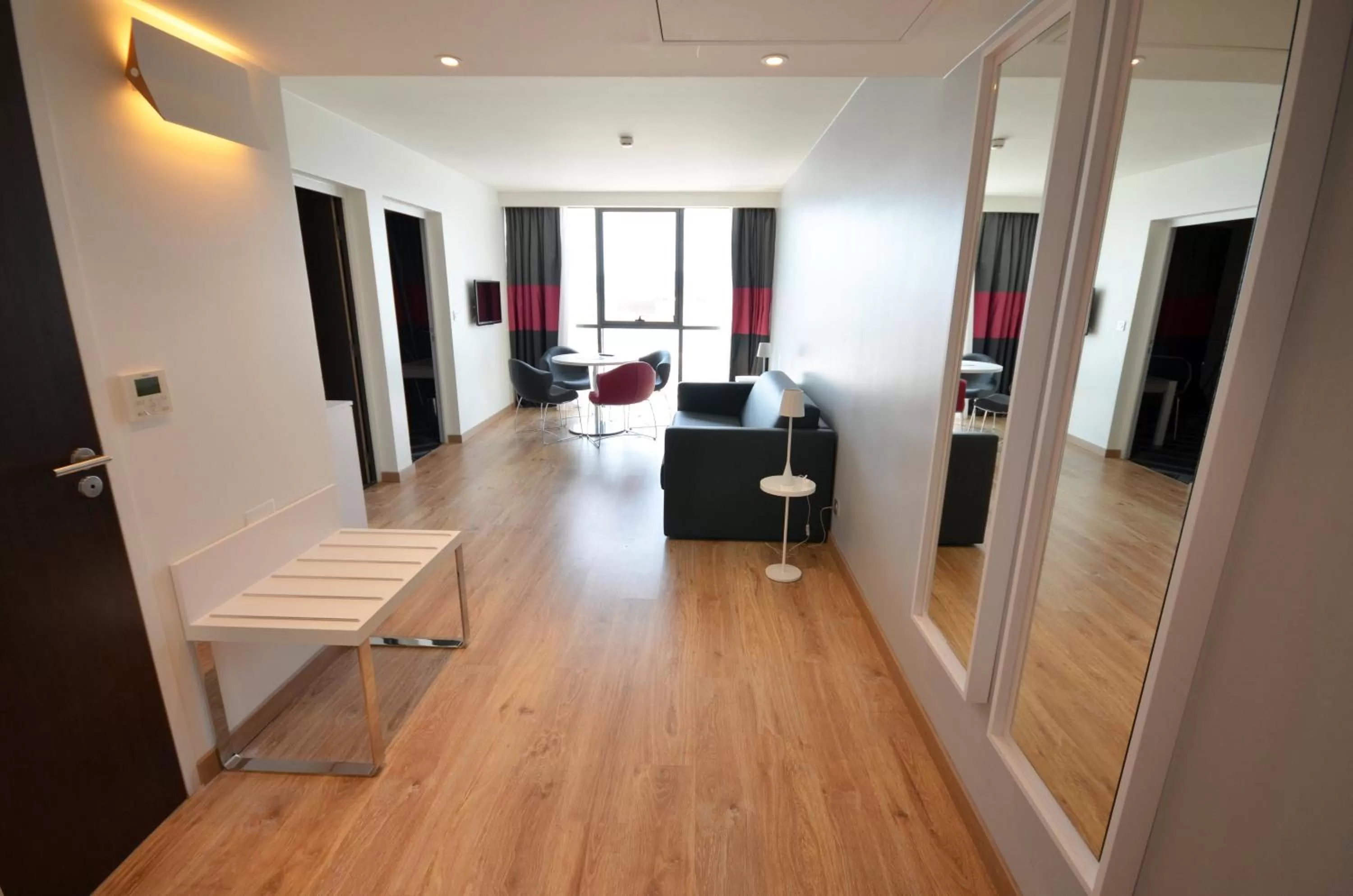 Bedroom in Holiday Inn Dijon Toison D'or by IHG