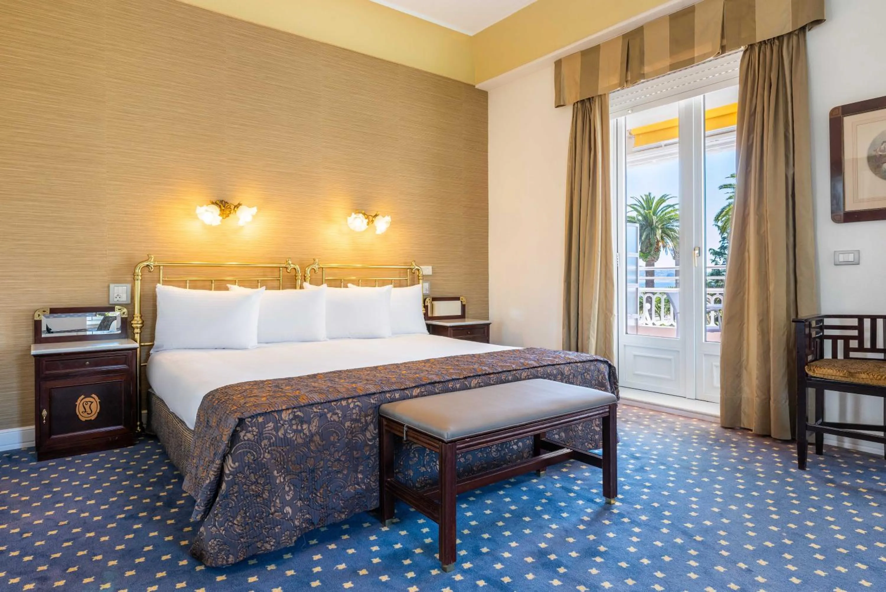 Photo of the whole room, Bed in Eurostars Gran Hotel La Toja