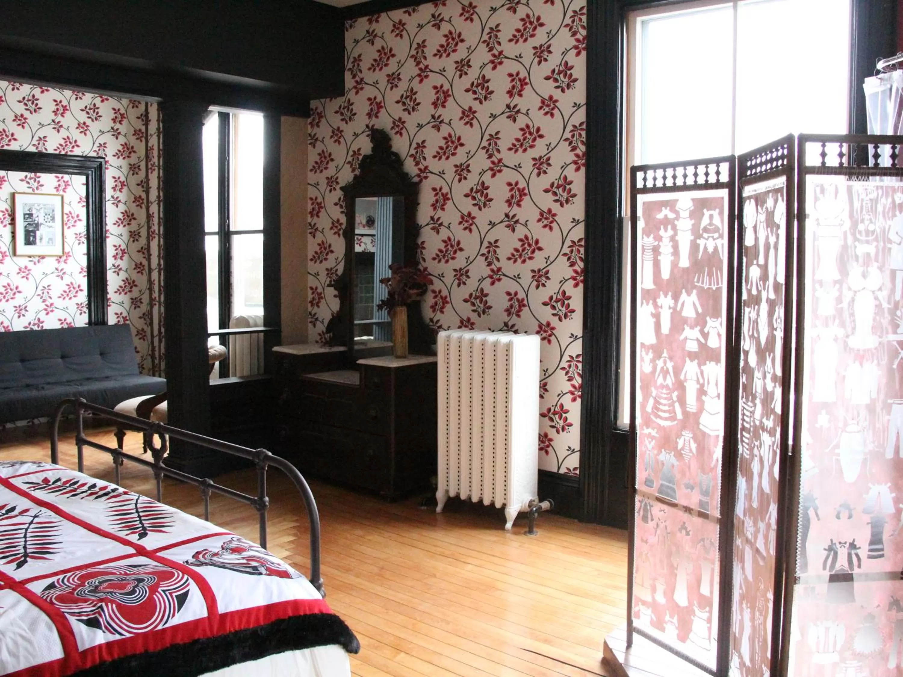 Bed in The Wedding Cake House