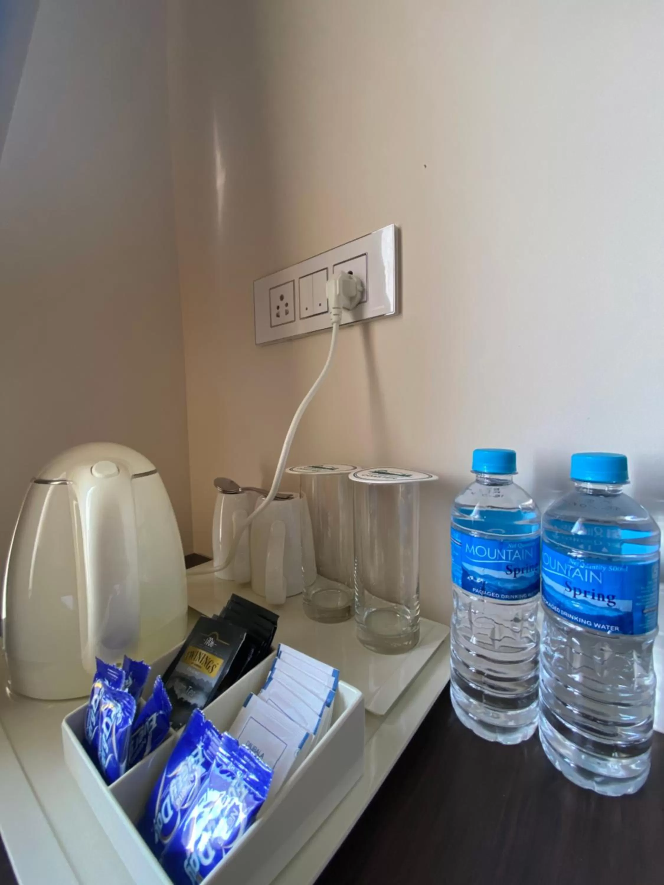 Coffee/tea facilities in Windermere Inn