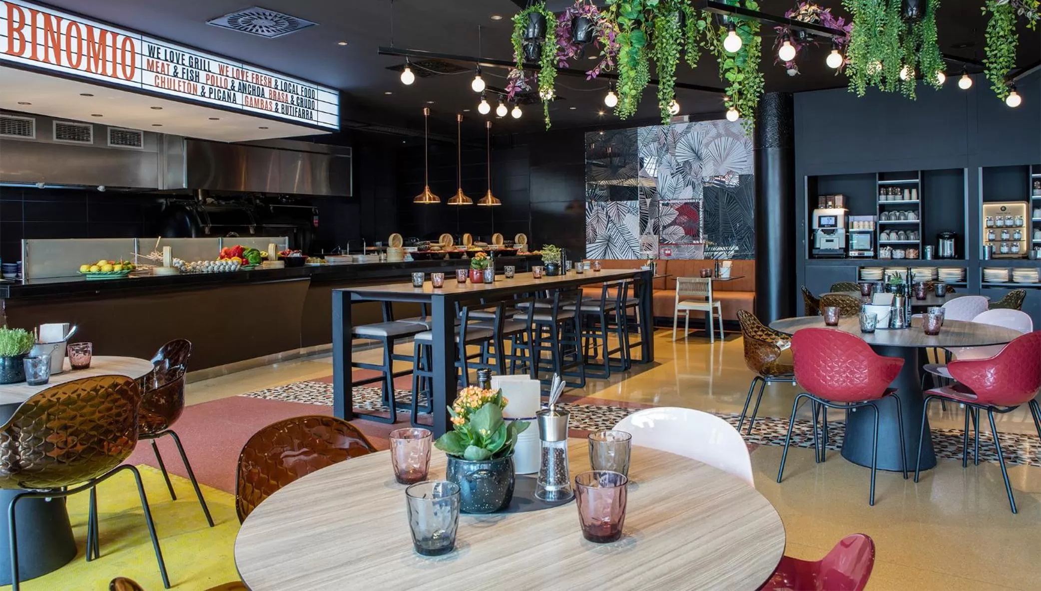 Restaurant/places to eat in Novotel Barcelona Cornellà