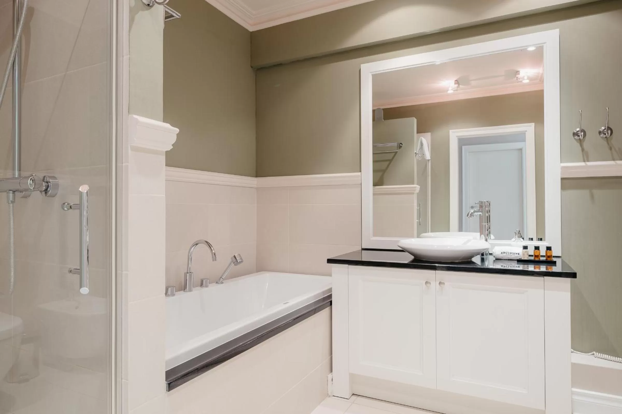 Shower in EXCLUSIVE Aparthotel MARINA