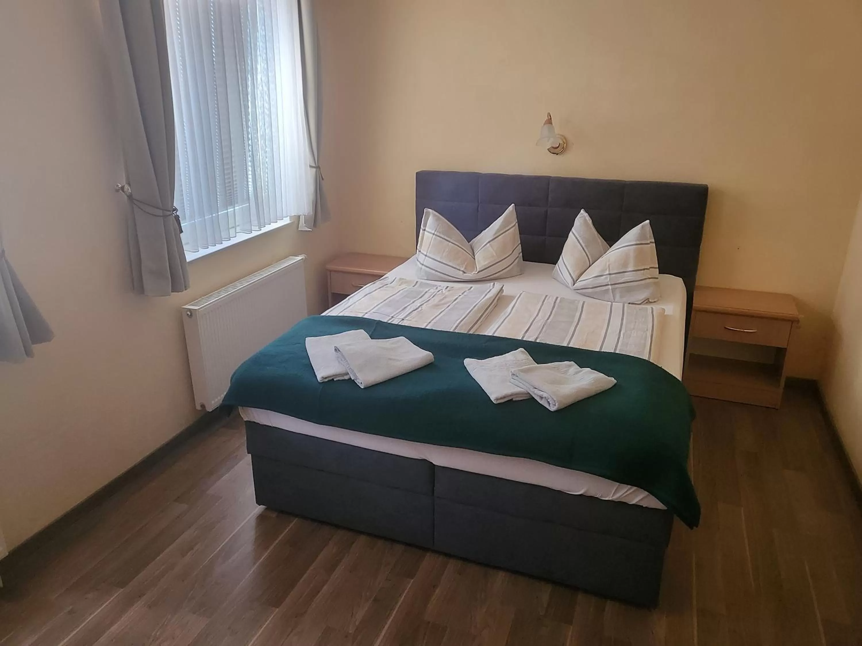 Bed in Pension Kuehnauer Hof