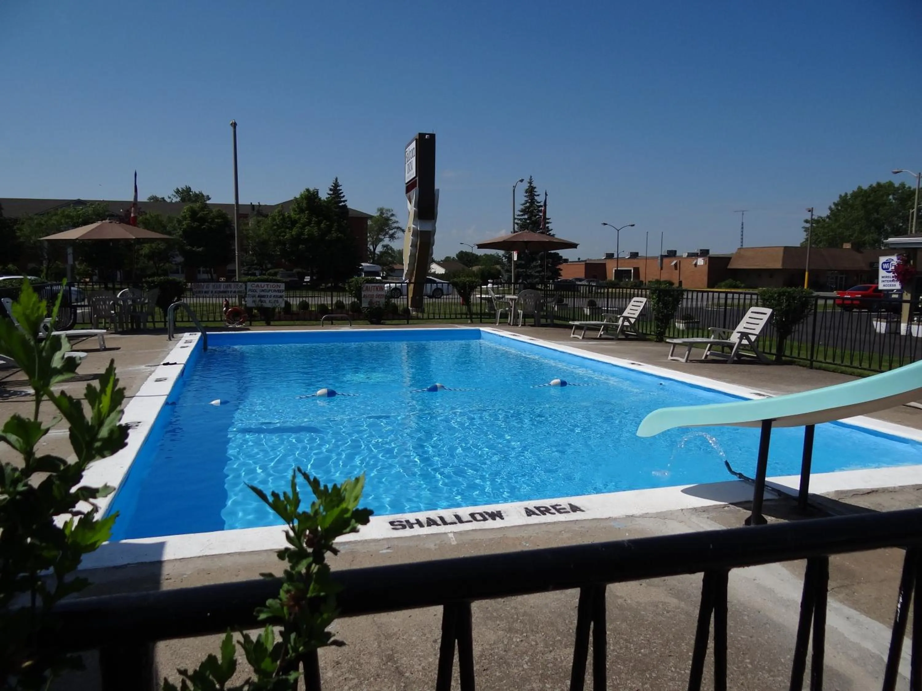 Swimming pool in Falcon Inn