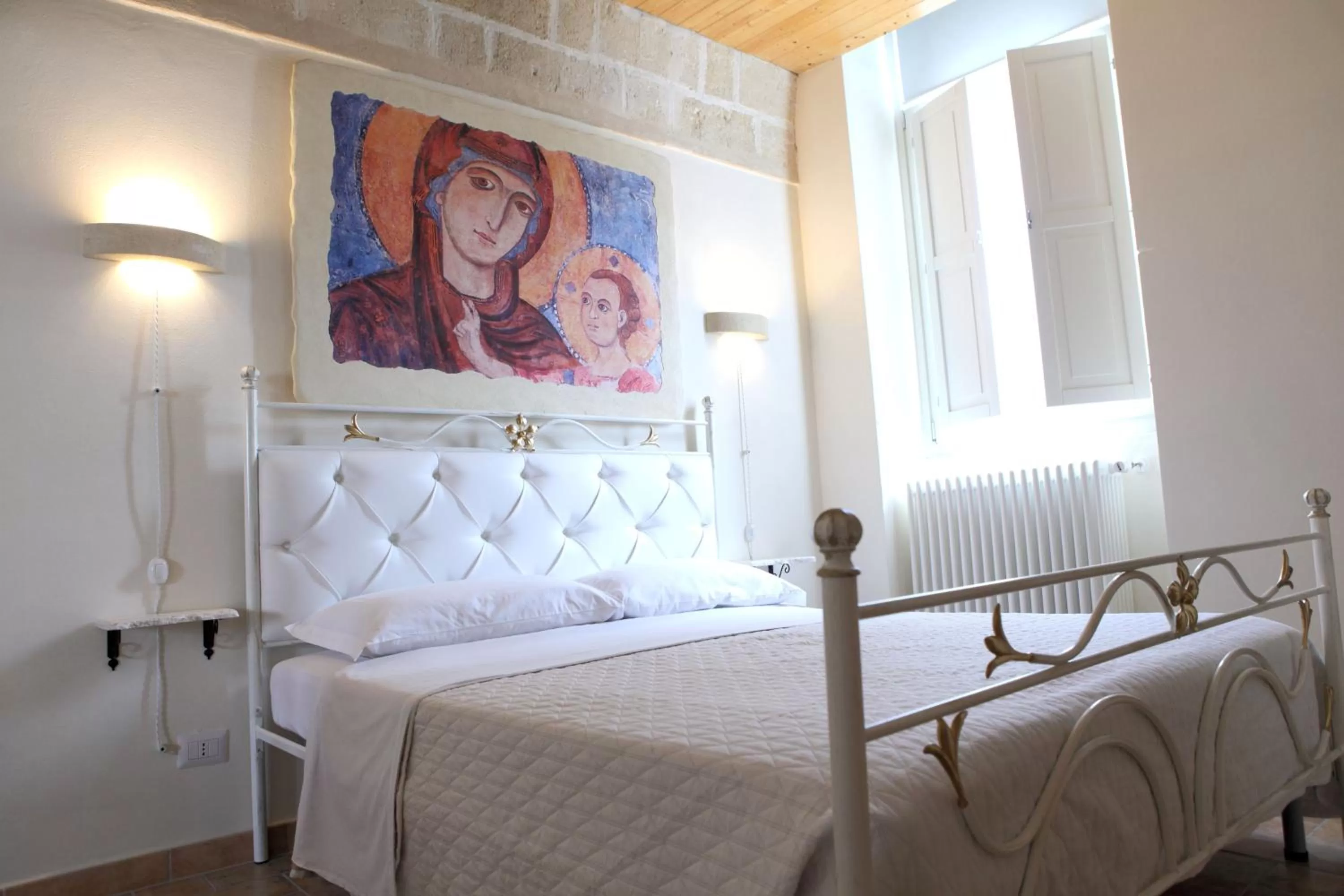 Decorative detail, Bed in La Pergola ai Sassi